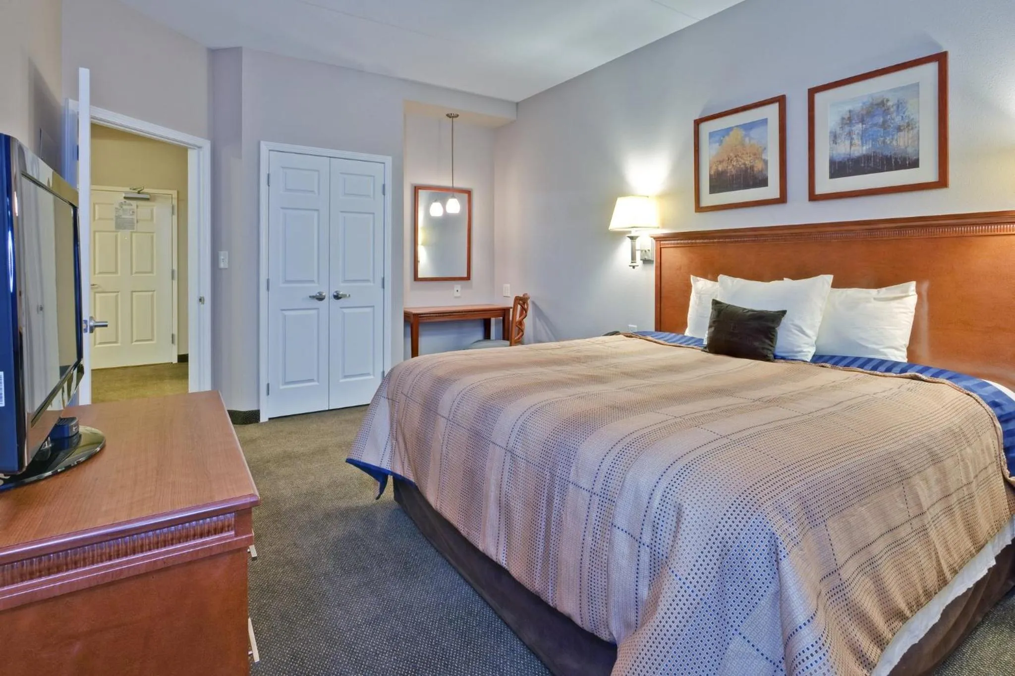 Photo of the whole room, Bed in Candlewood Suites Murfreesboro by IHG