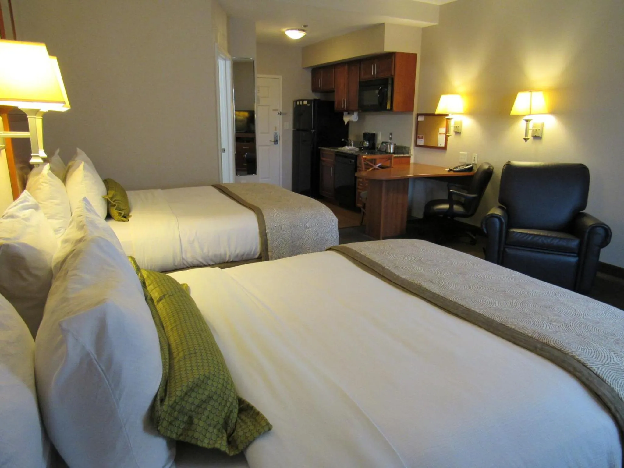 Photo of the whole room, Bed in Candlewood Suites Murfreesboro by IHG