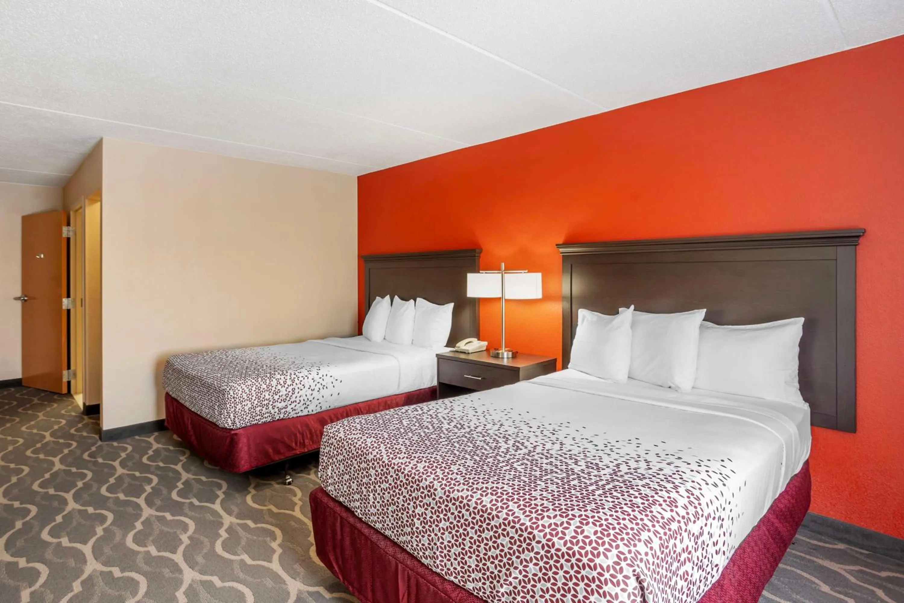 Bedroom, Bed in Best Western Inn at Blakeslee-Pocono