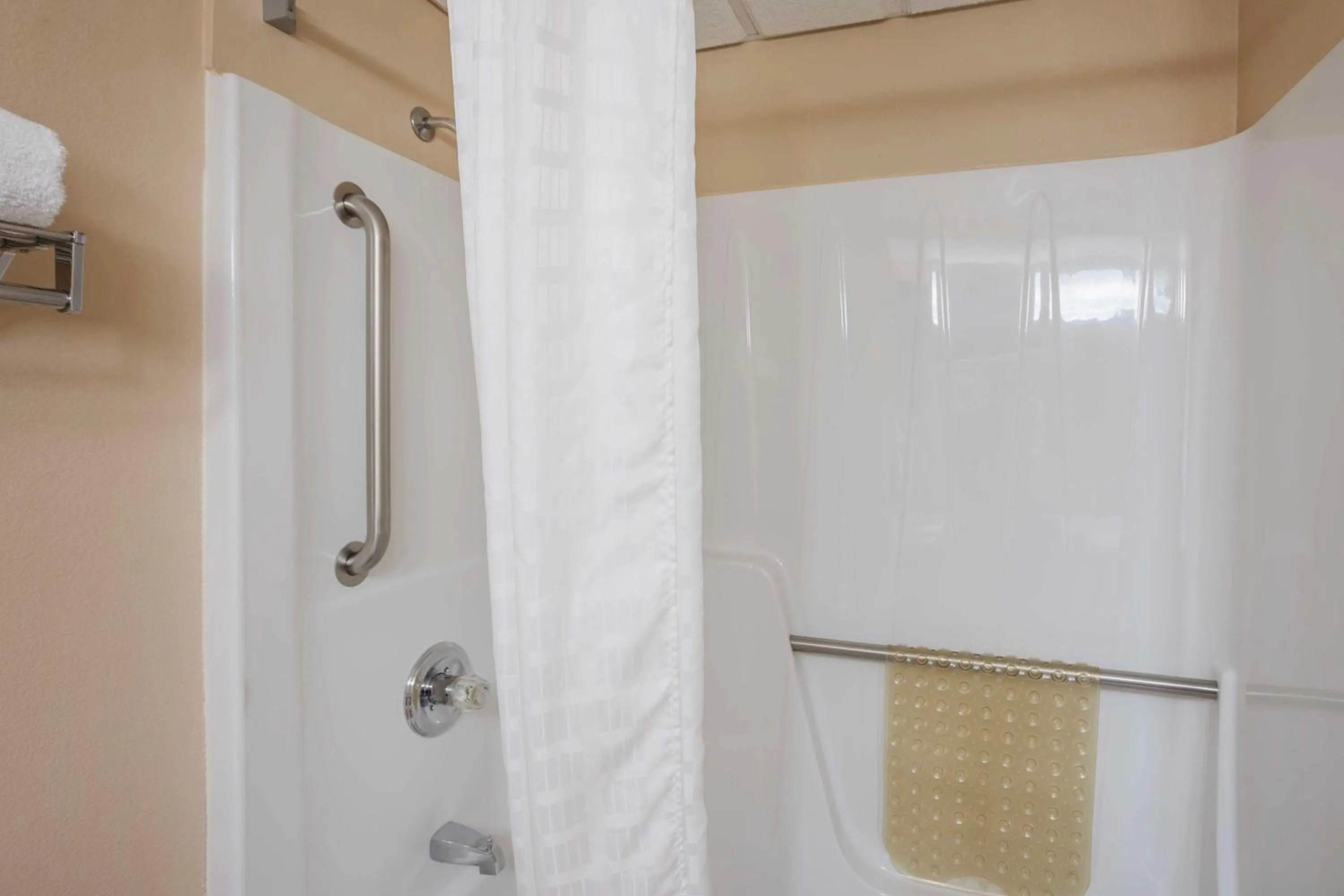 Bathroom in Best Western Inn at Blakeslee-Pocono