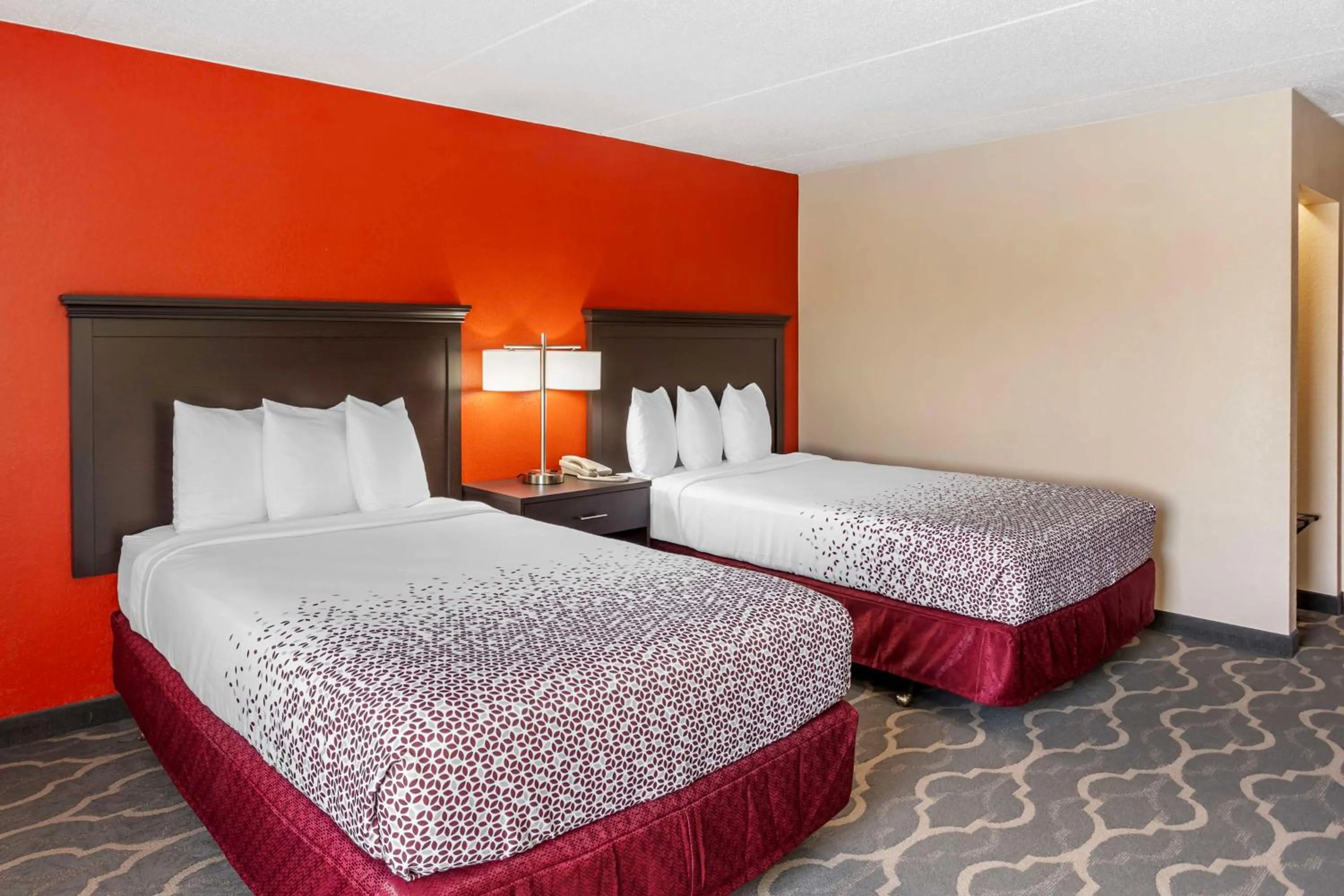 Bedroom, Bed in Best Western Inn at Blakeslee-Pocono