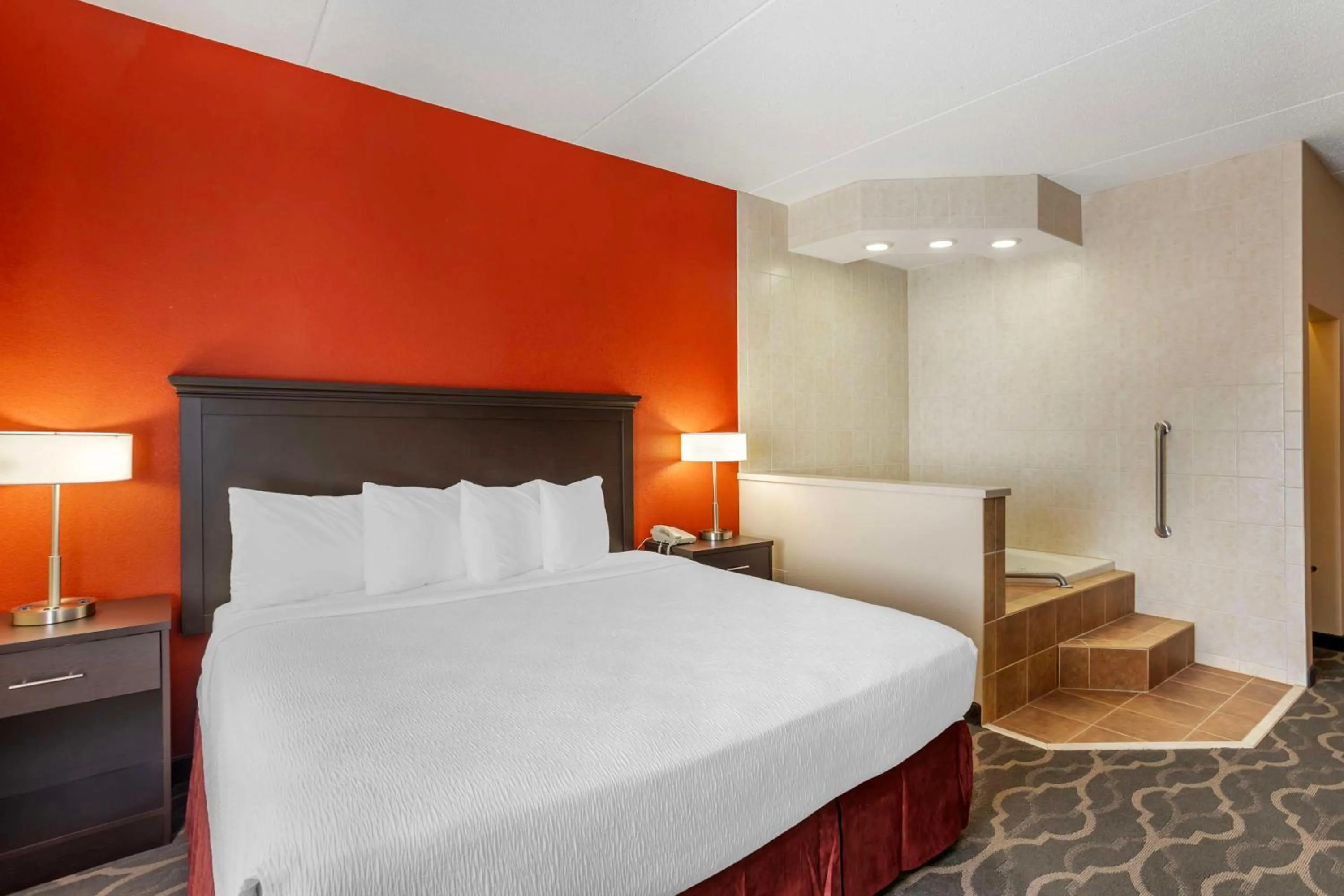 Bedroom, Bed in Best Western Inn at Blakeslee-Pocono