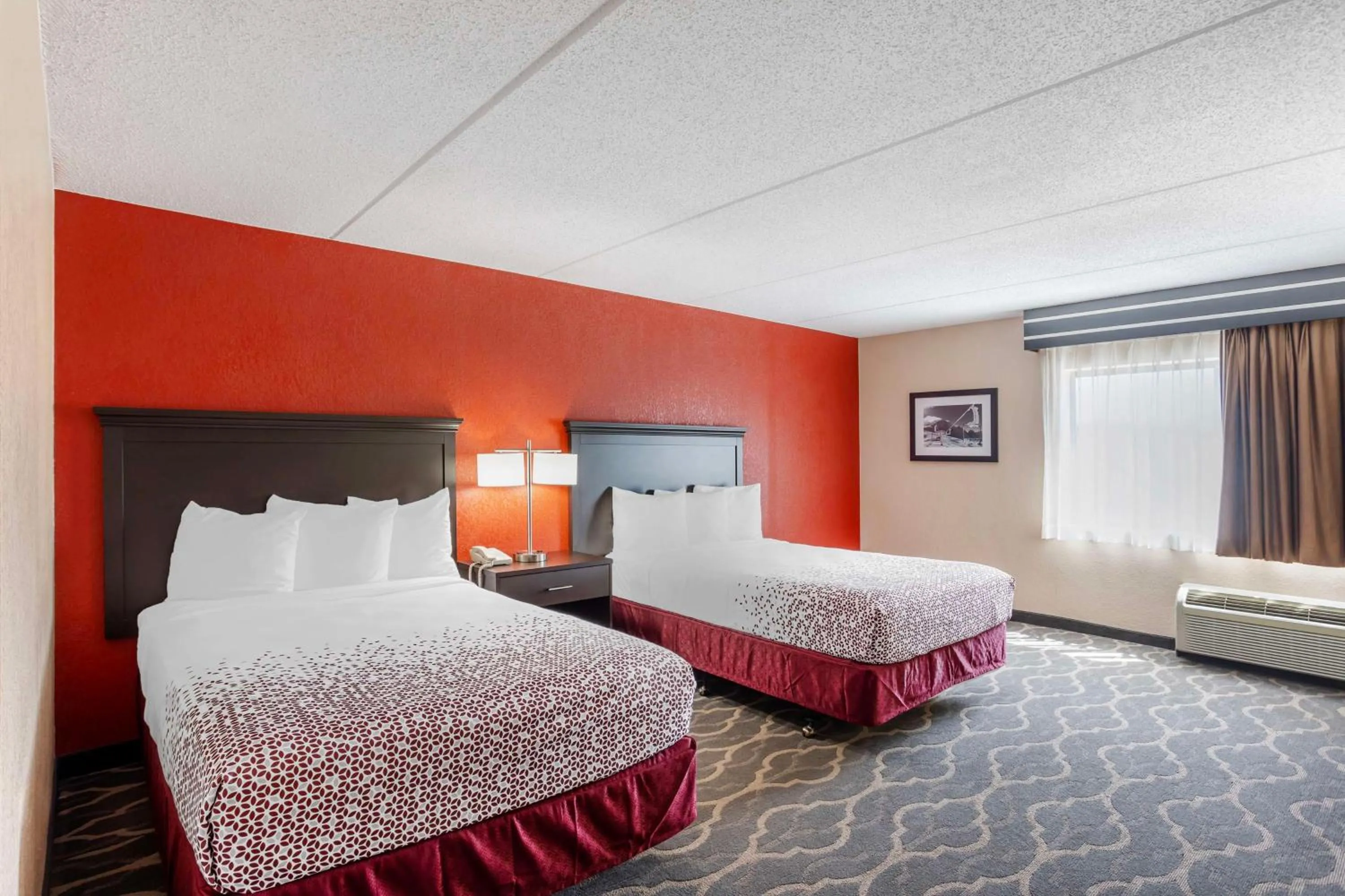 Bedroom, Bed in Best Western Inn at Blakeslee-Pocono