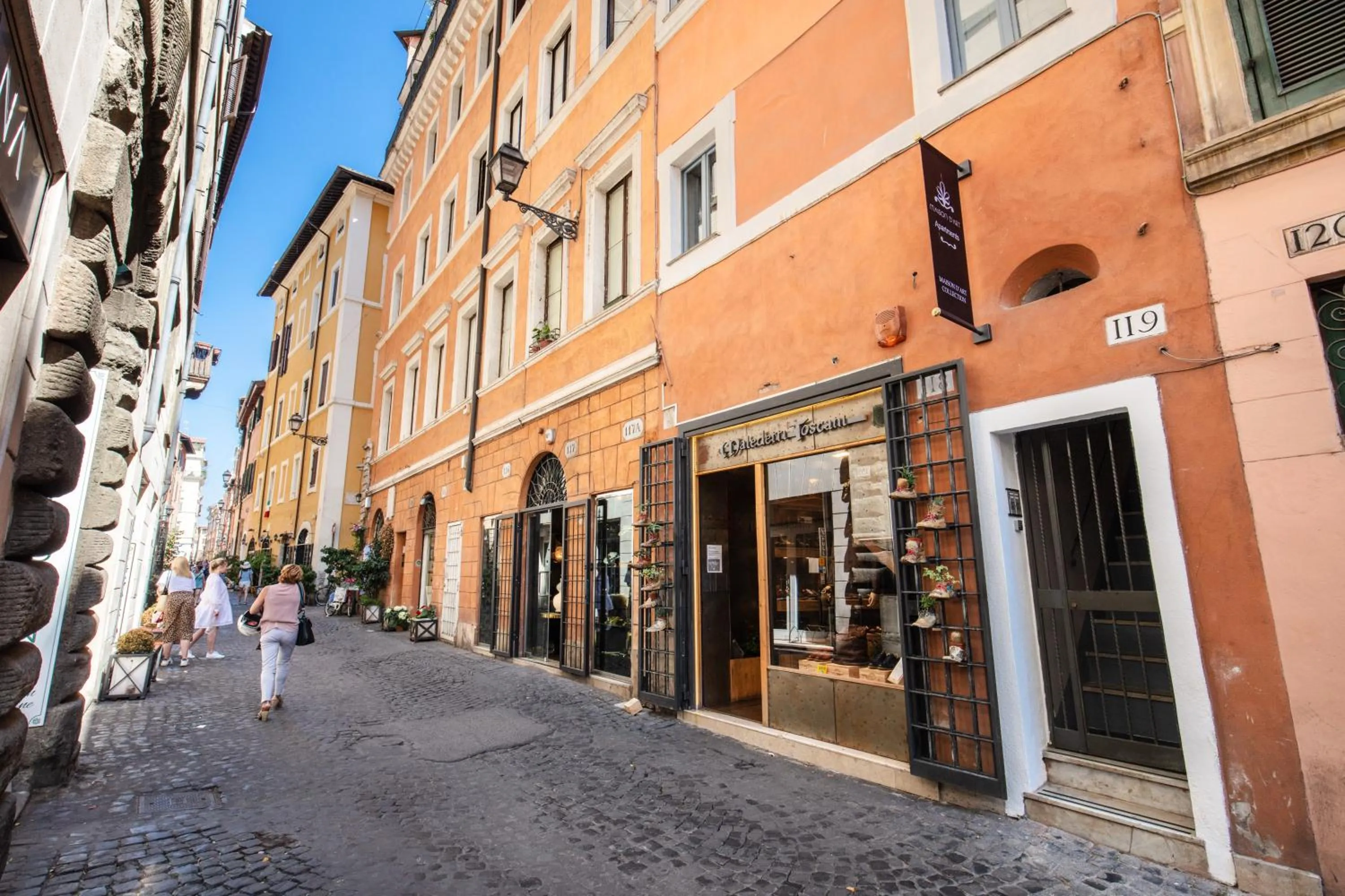 Facade/entrance in Maison d'Art Apartments - Maison d'Art Collection