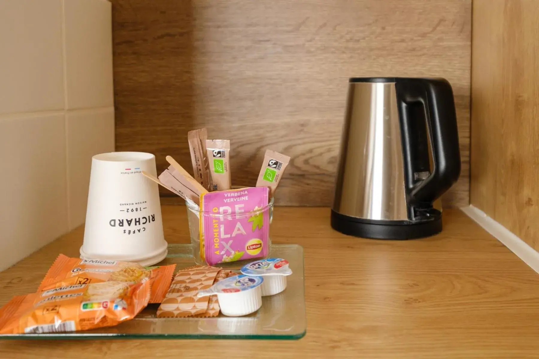 Single Room with Garden View in Hotel Tambourin Single Room with Garden View in Hotel Tambourin