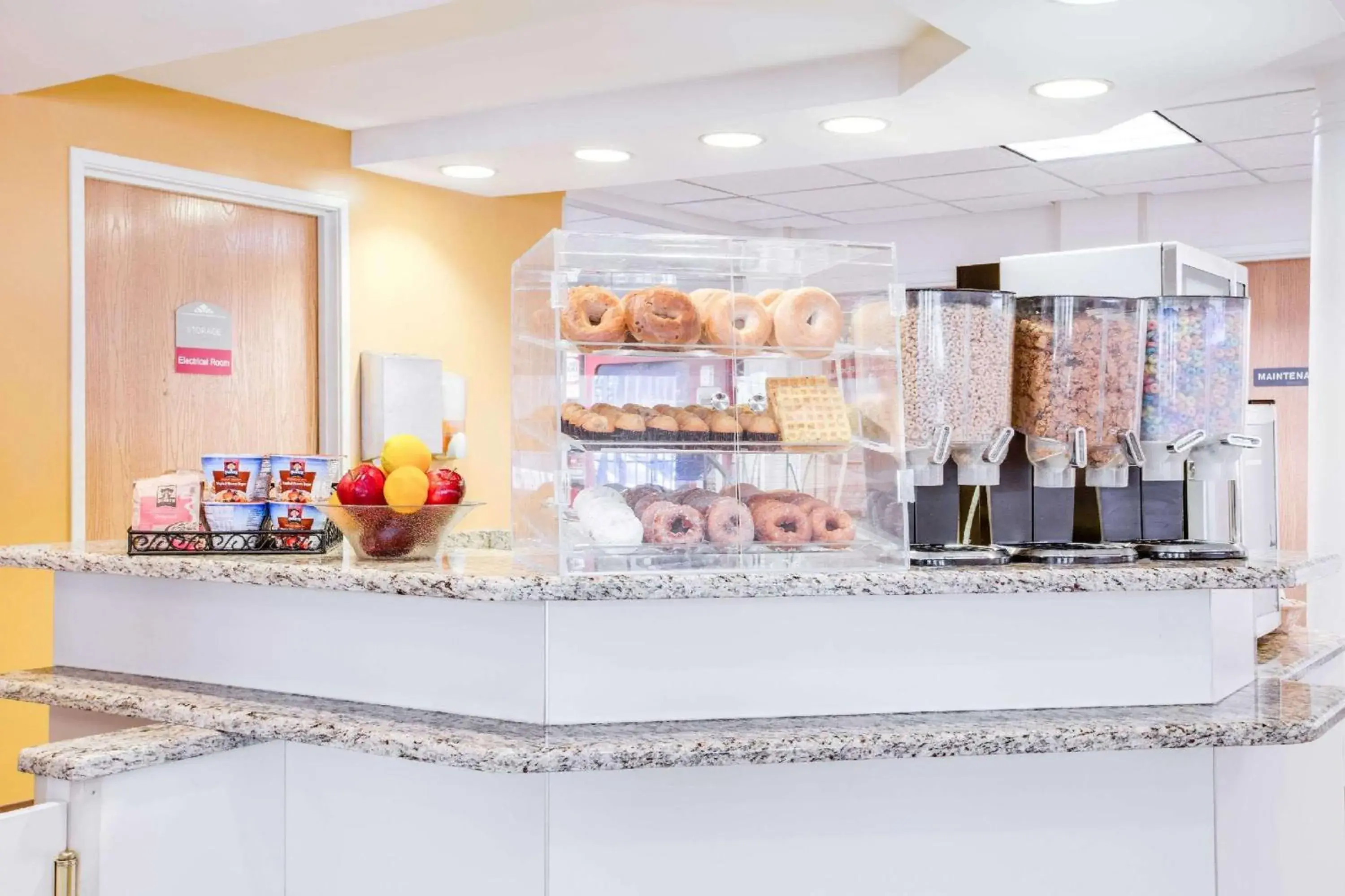 American breakfast in SureStay Hotel by Best Western Christiansburg Blacksburg American breakfast in SureStay Hotel by Best Western Christiansburg Blacksburg