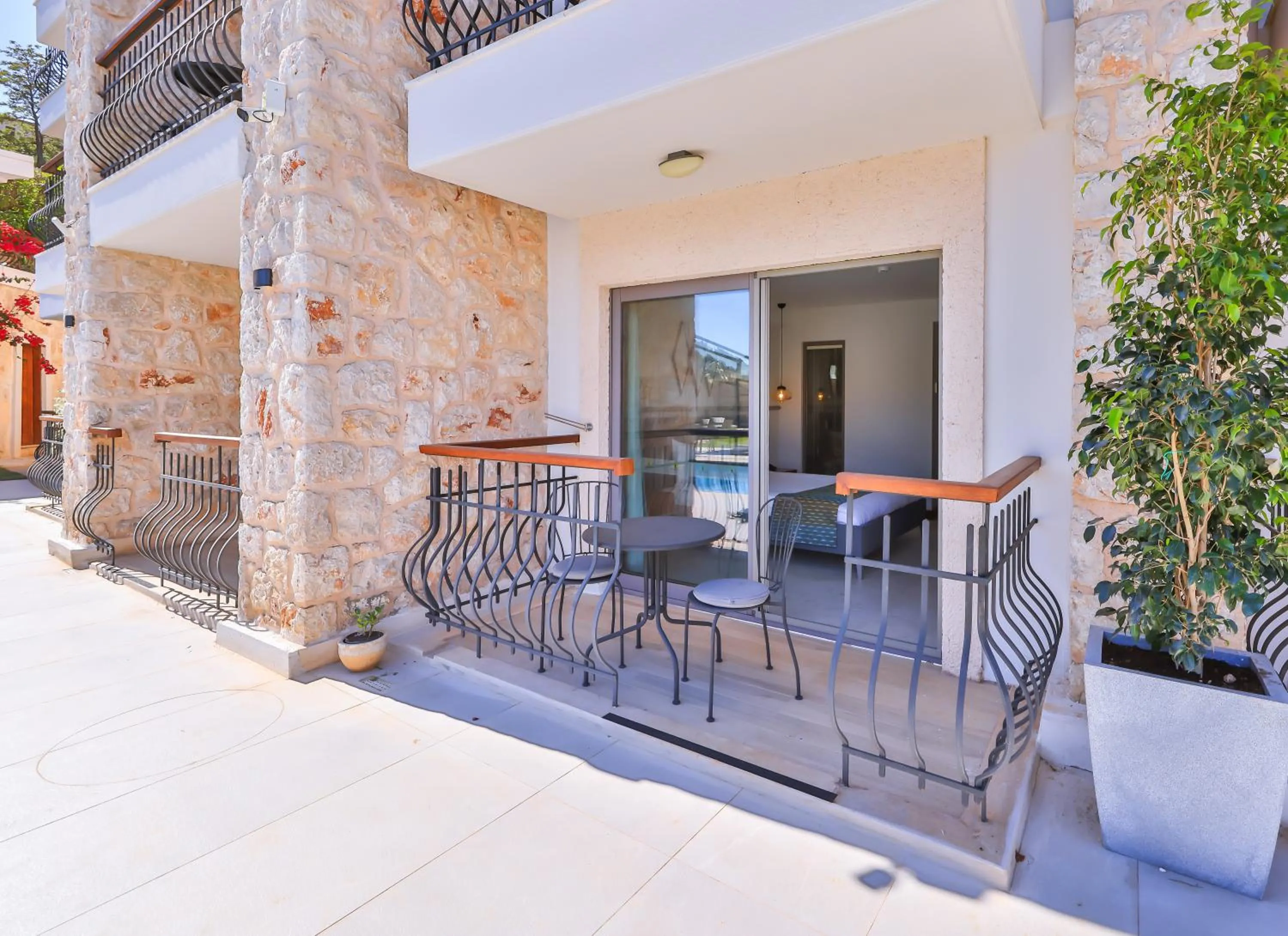 Balcony/Terrace in Molino Hotel