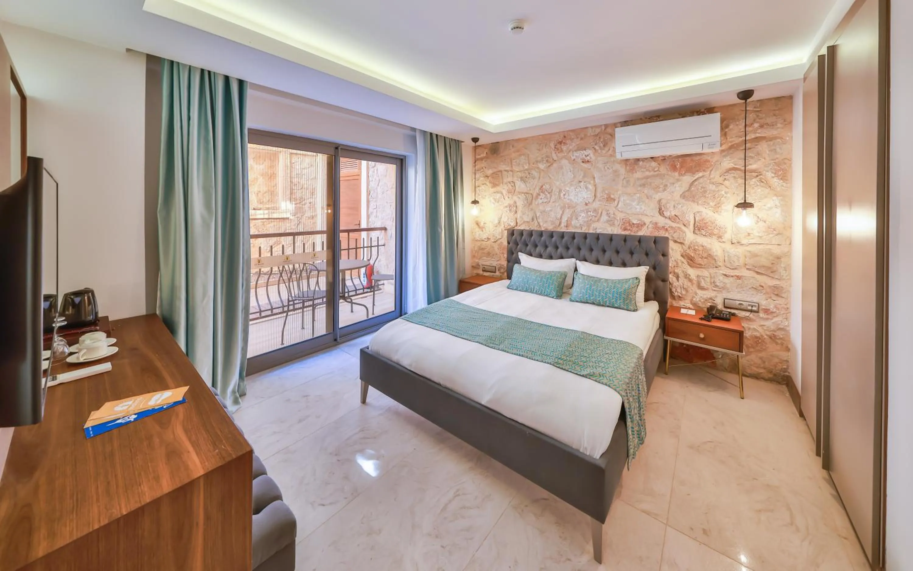 Photo of the whole room in Molino Hotel