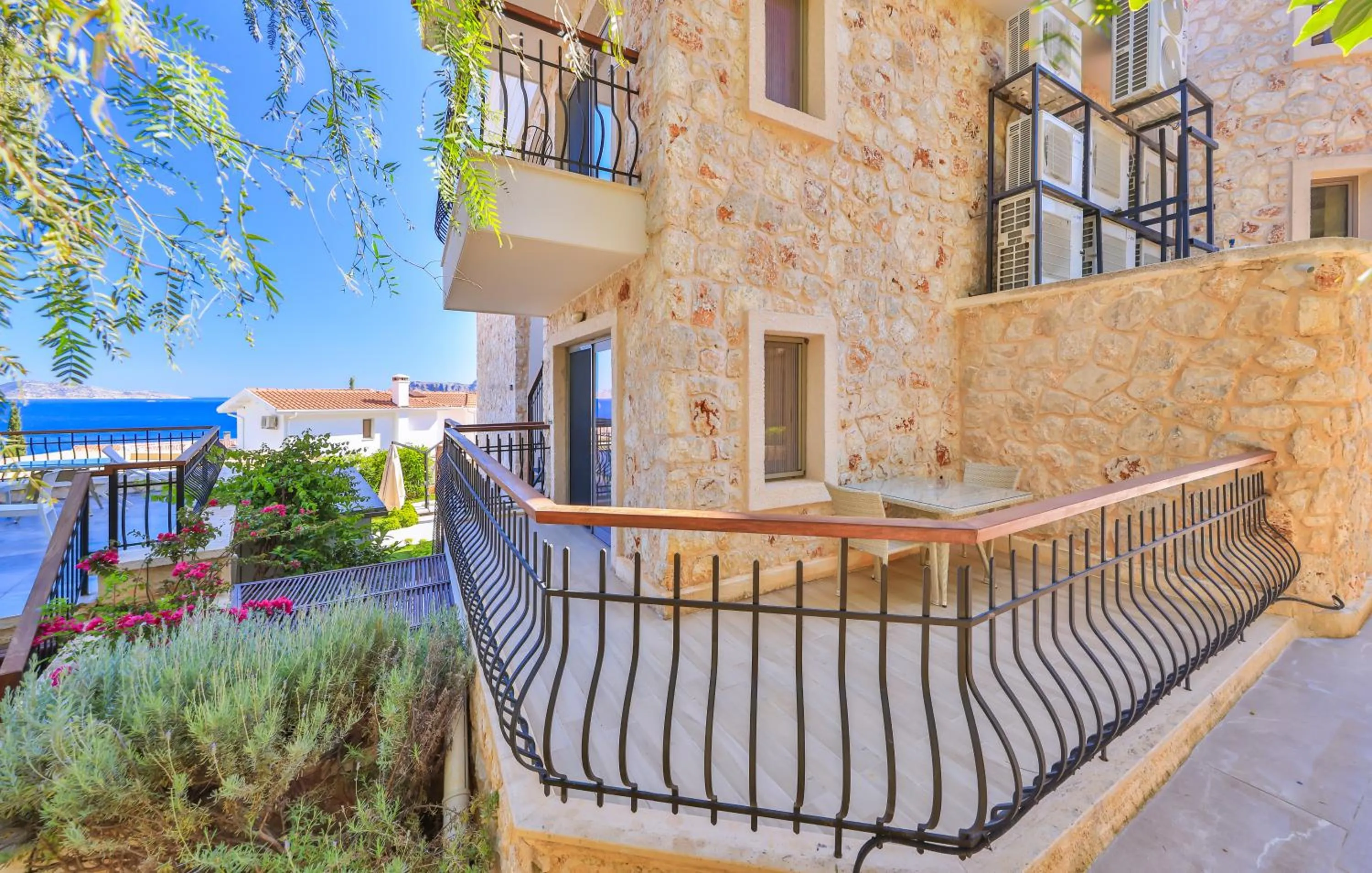 Balcony/Terrace in Molino Hotel