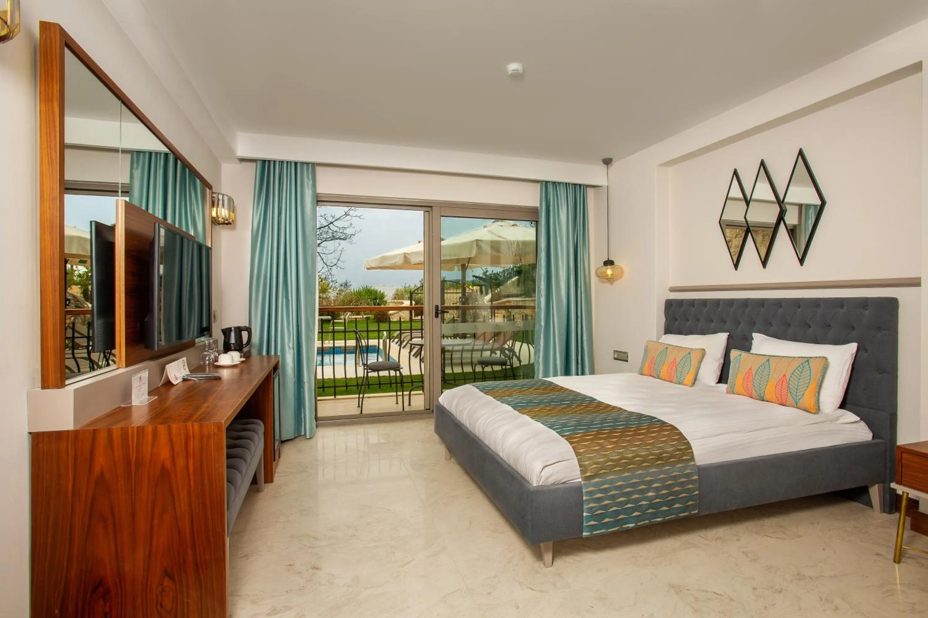 Double Room with Pool View in Molino Hotel