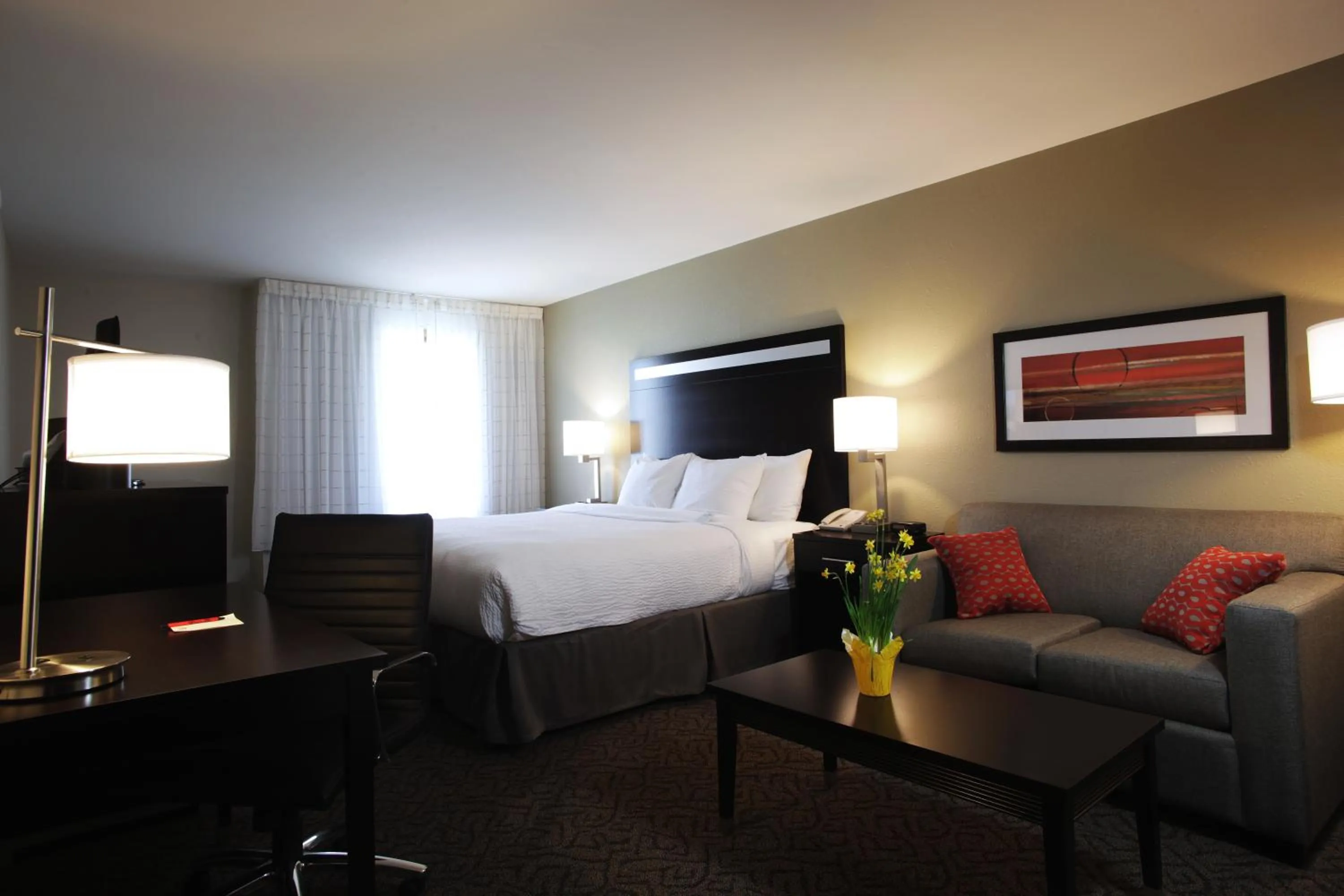 Bedroom, Bed in Carrollton Hotel