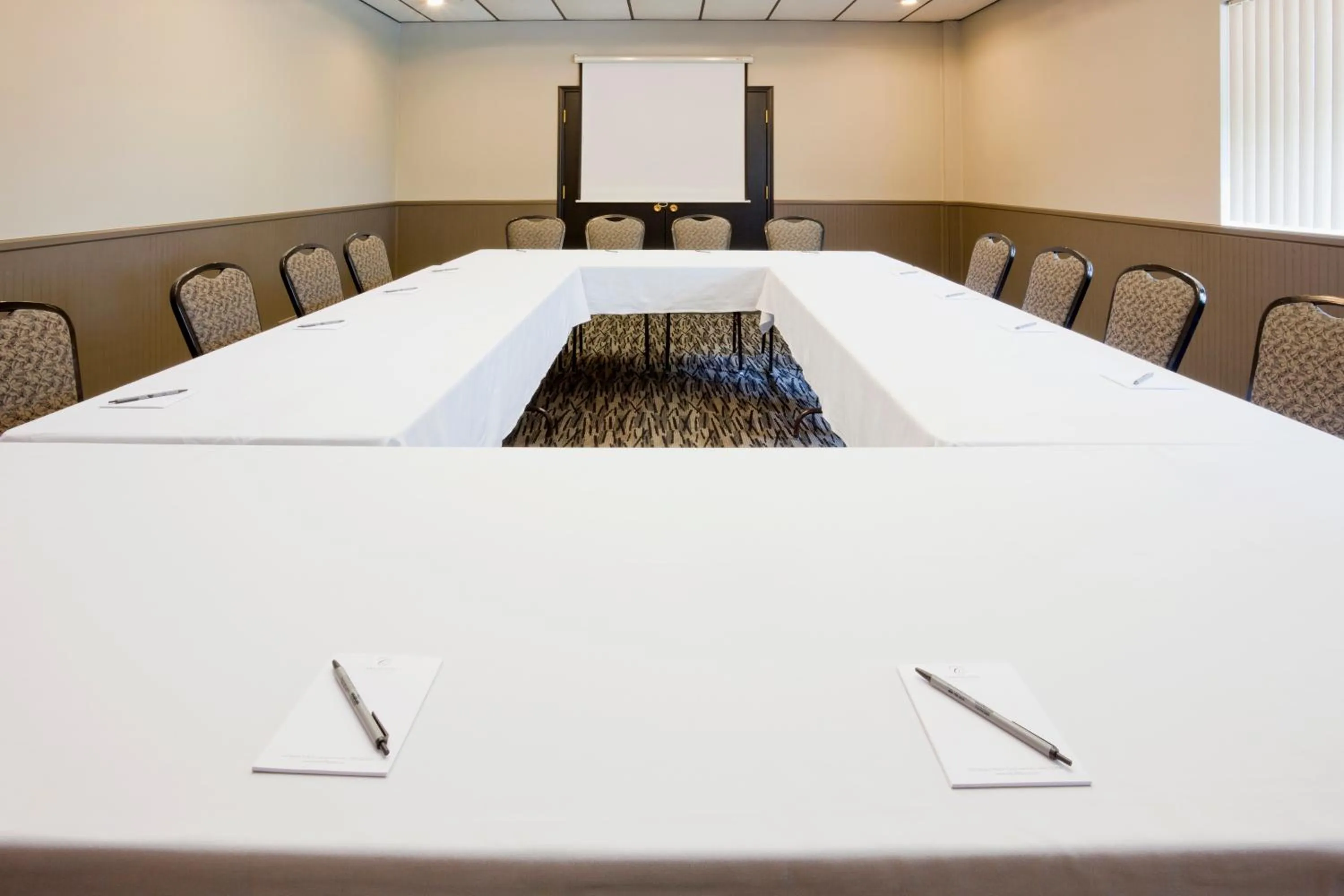 Business facilities in Carrollton Hotel