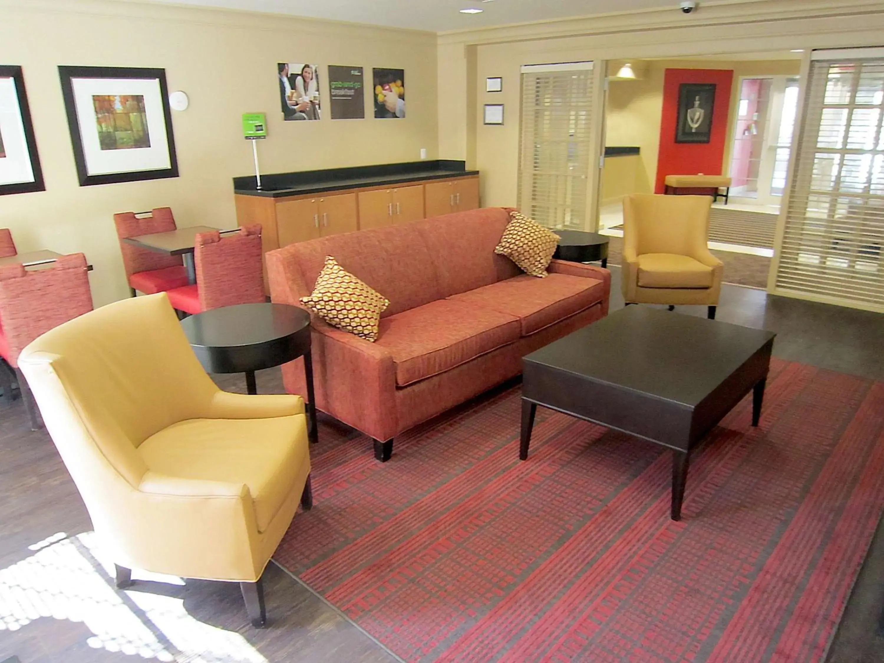 Breakfast, Seating Area in Extended Stay America Suites - Boston - Westborough - East Main Street