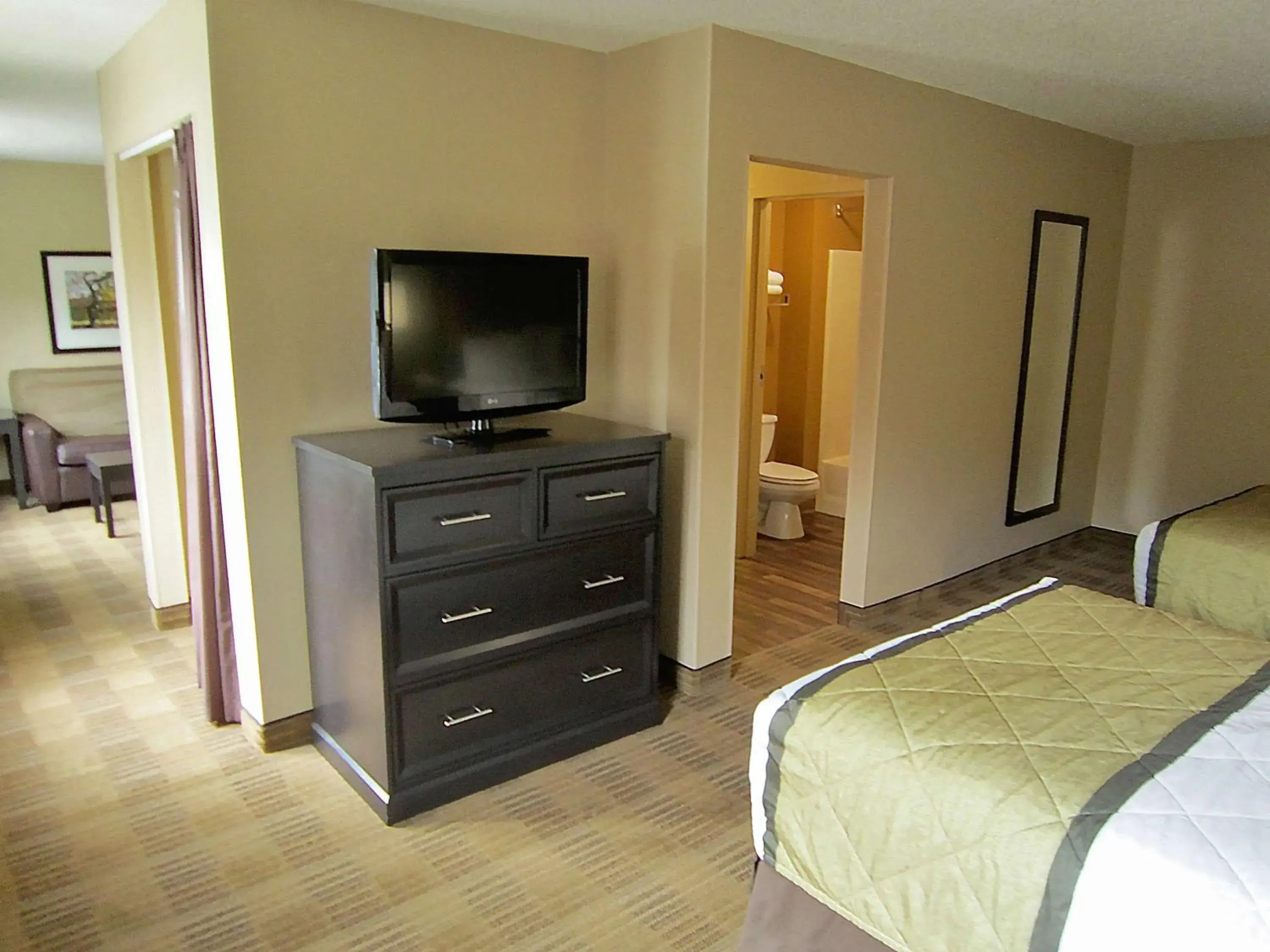 Bedroom, TV/Entertainment Center in Extended Stay America Suites - Boston - Westborough - East Main Street