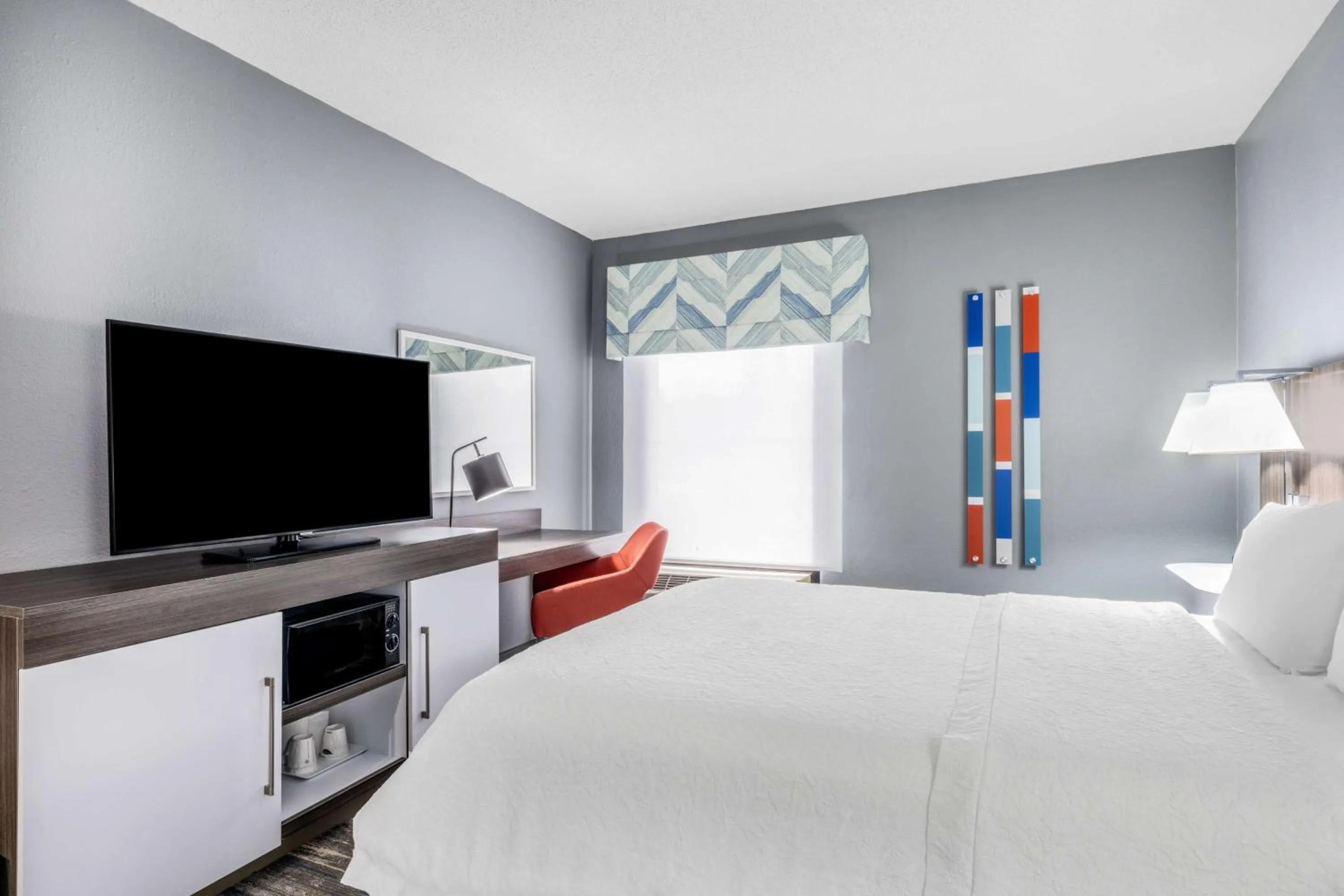 Bedroom, Bed in Hampton Inn Sanford