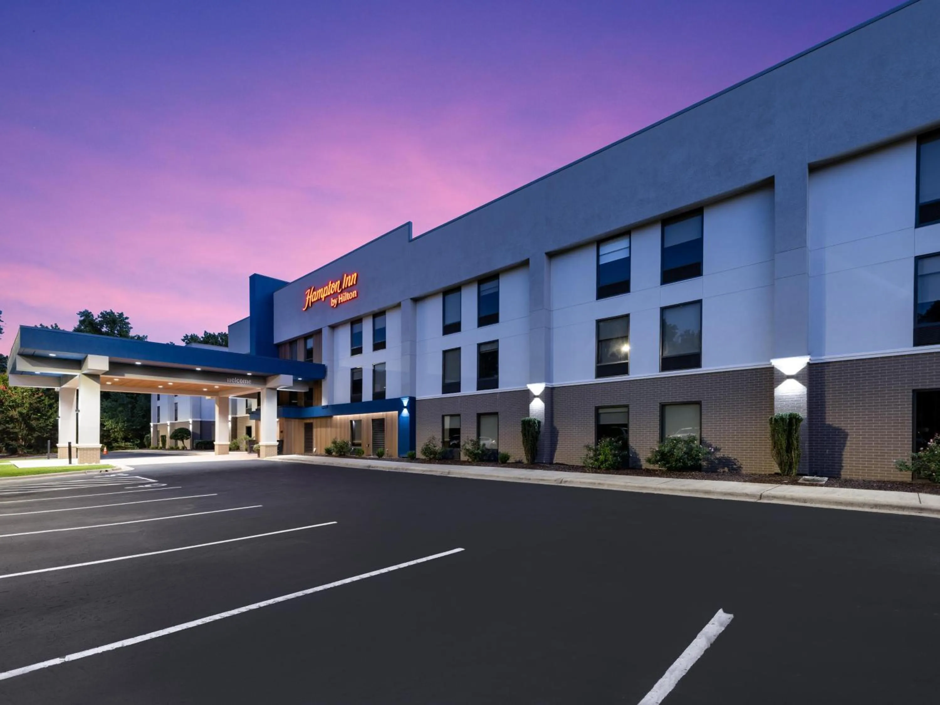 Property building in Hampton Inn Sanford