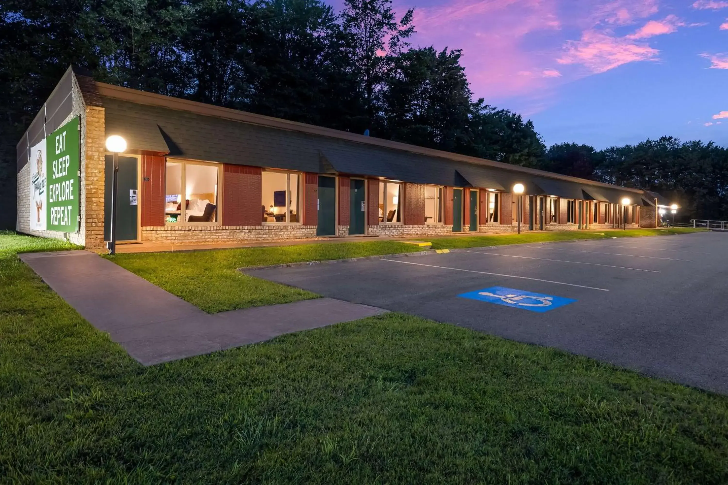 Property building in Travelodge by Wyndham Emlenton Property building in Travelodge by Wyndham Emlenton