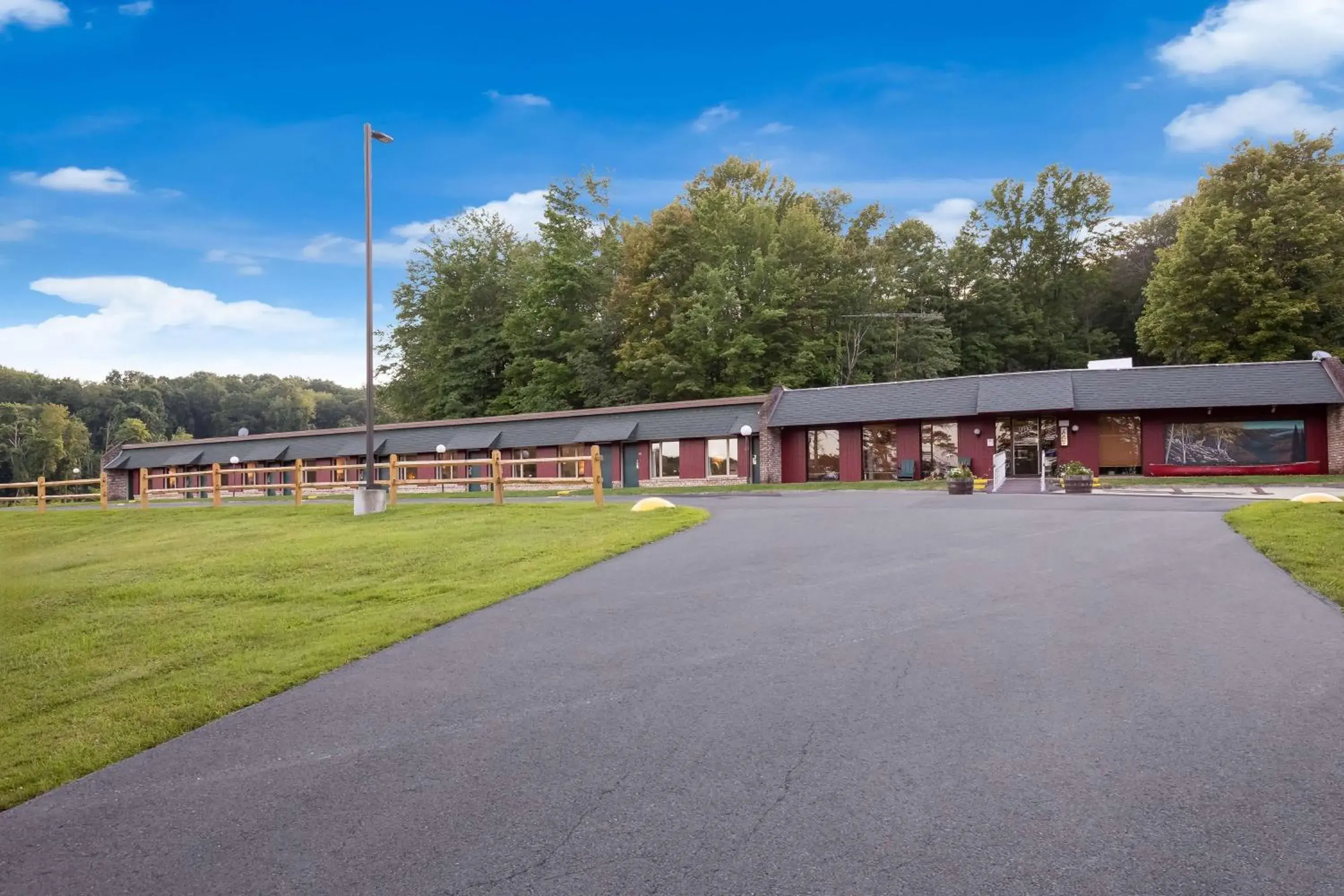 Property building in Travelodge by Wyndham Emlenton Property building in Travelodge by Wyndham Emlenton