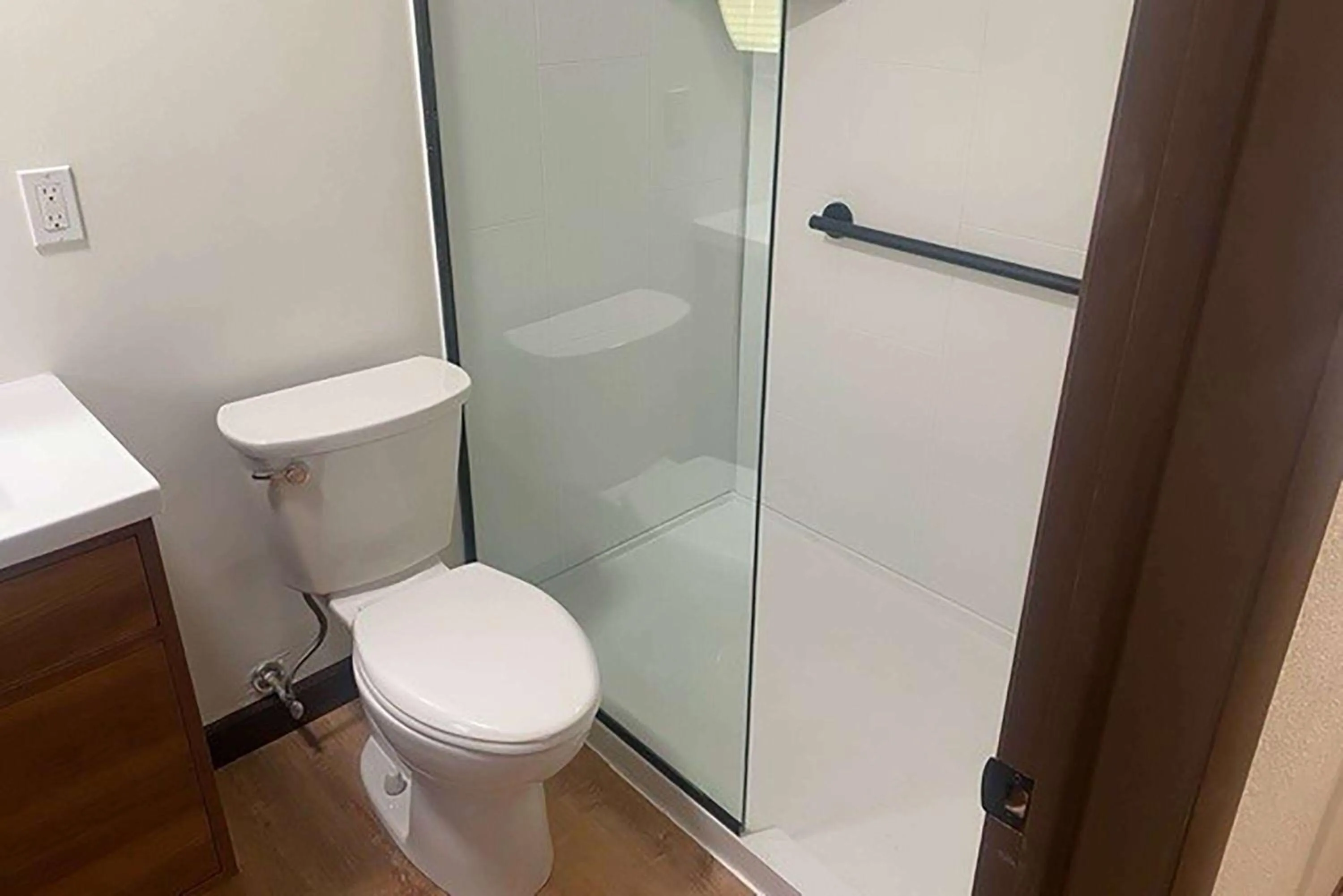 TV and multimedia in Travelodge by Wyndham Emlenton