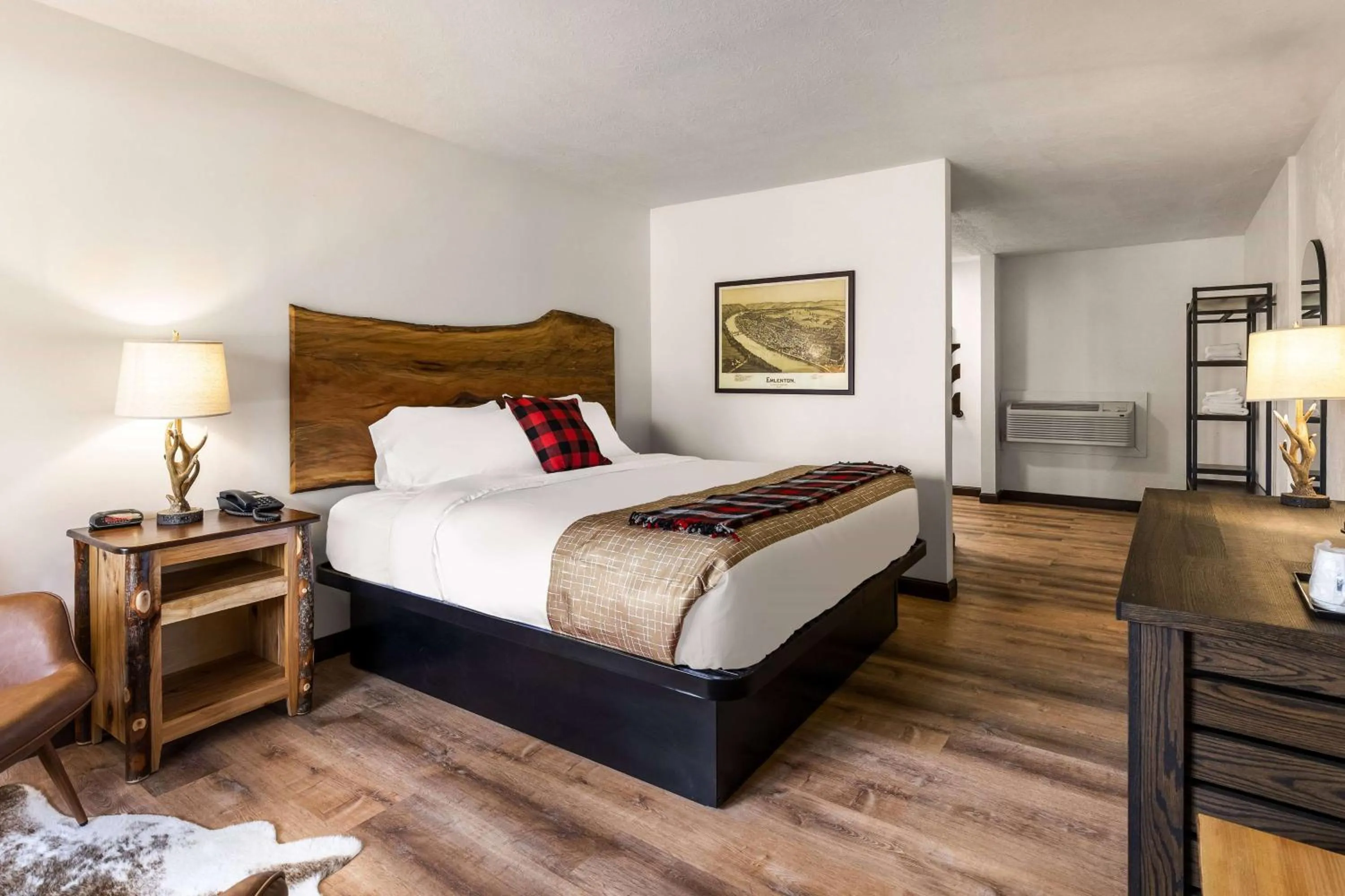 Photo of the whole room, Bed in Travelodge by Wyndham Emlenton