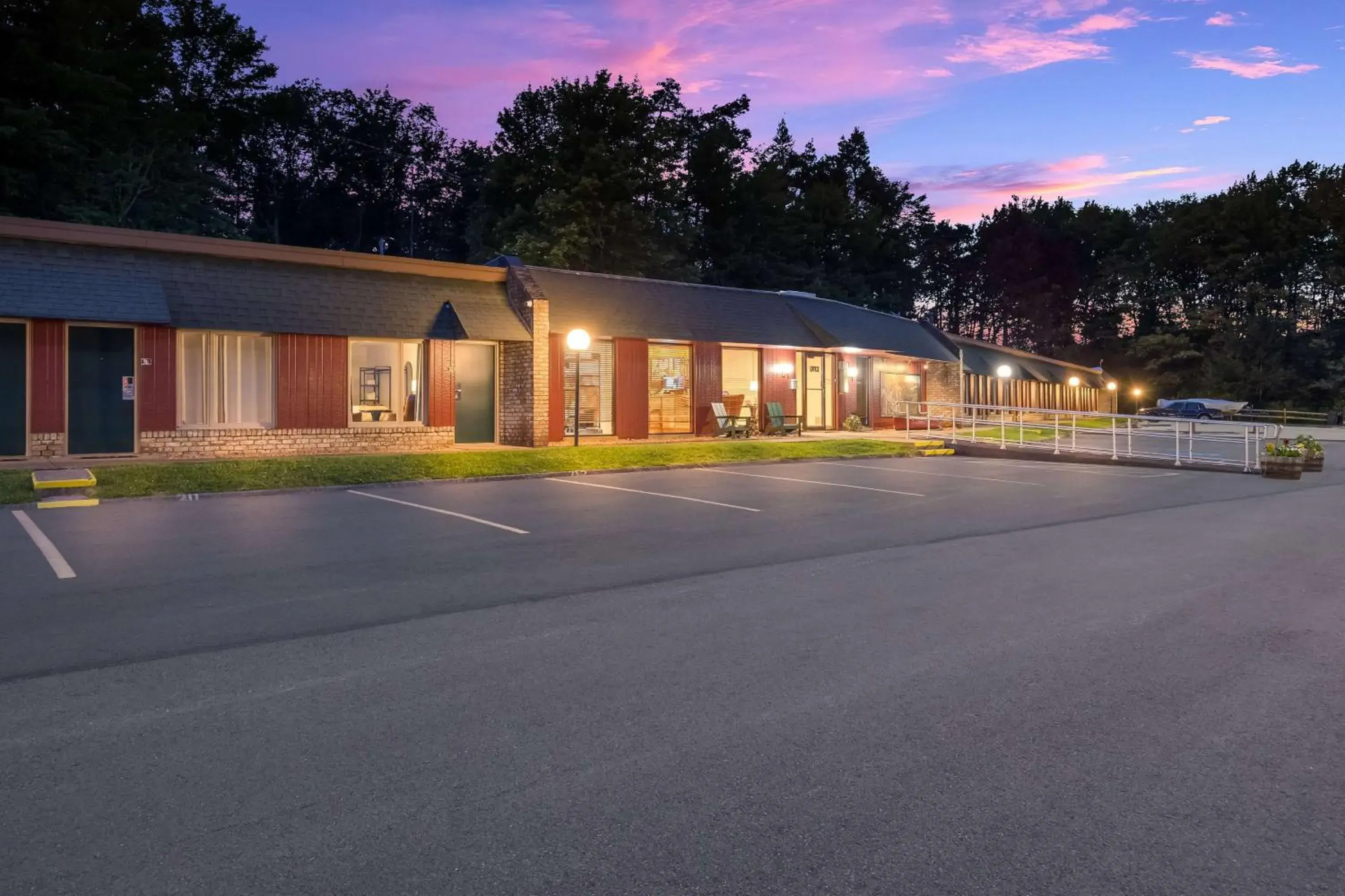 Property building in Travelodge by Wyndham Emlenton Property building in Travelodge by Wyndham Emlenton