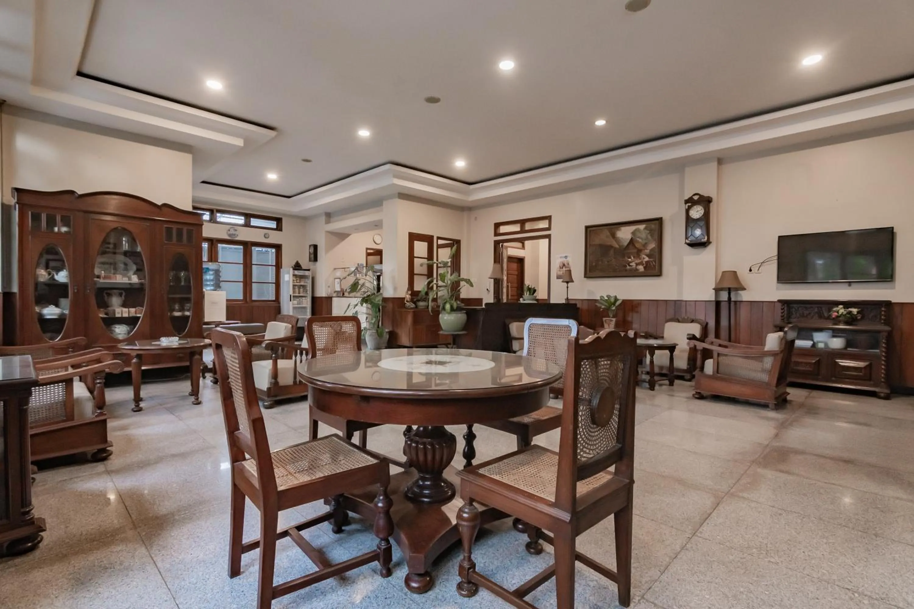 Lobby or reception in RedDoorz near Simpang Dago 2