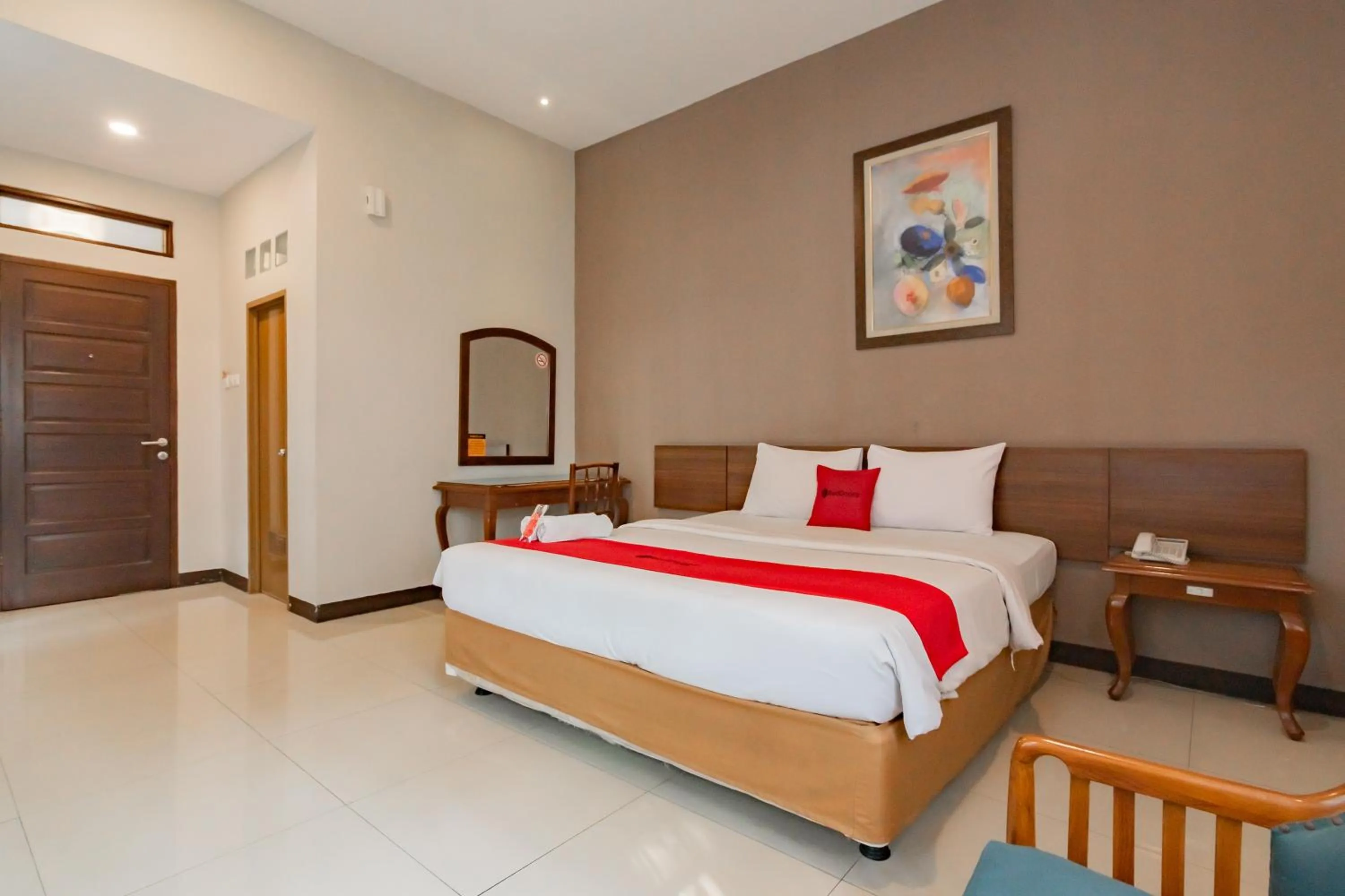 Bed in RedDoorz near Simpang Dago 2