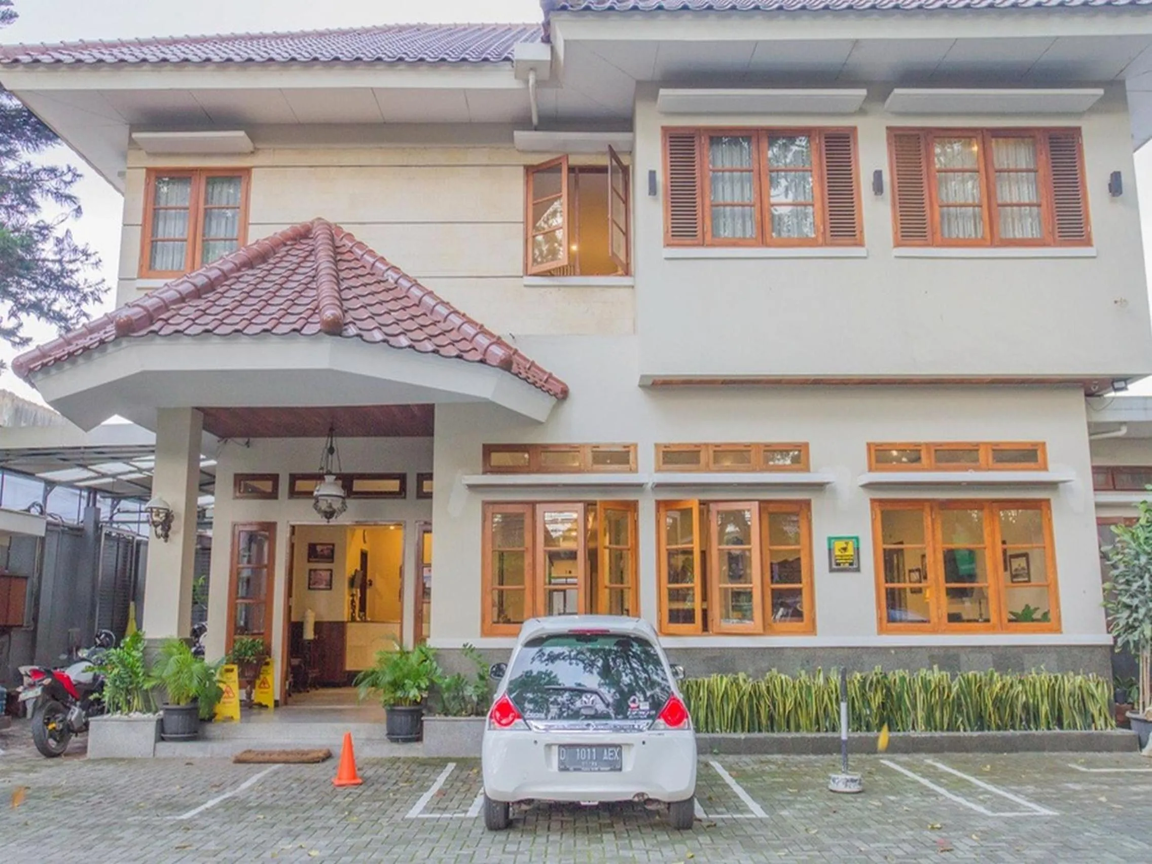 Property building in RedDoorz near Simpang Dago 2