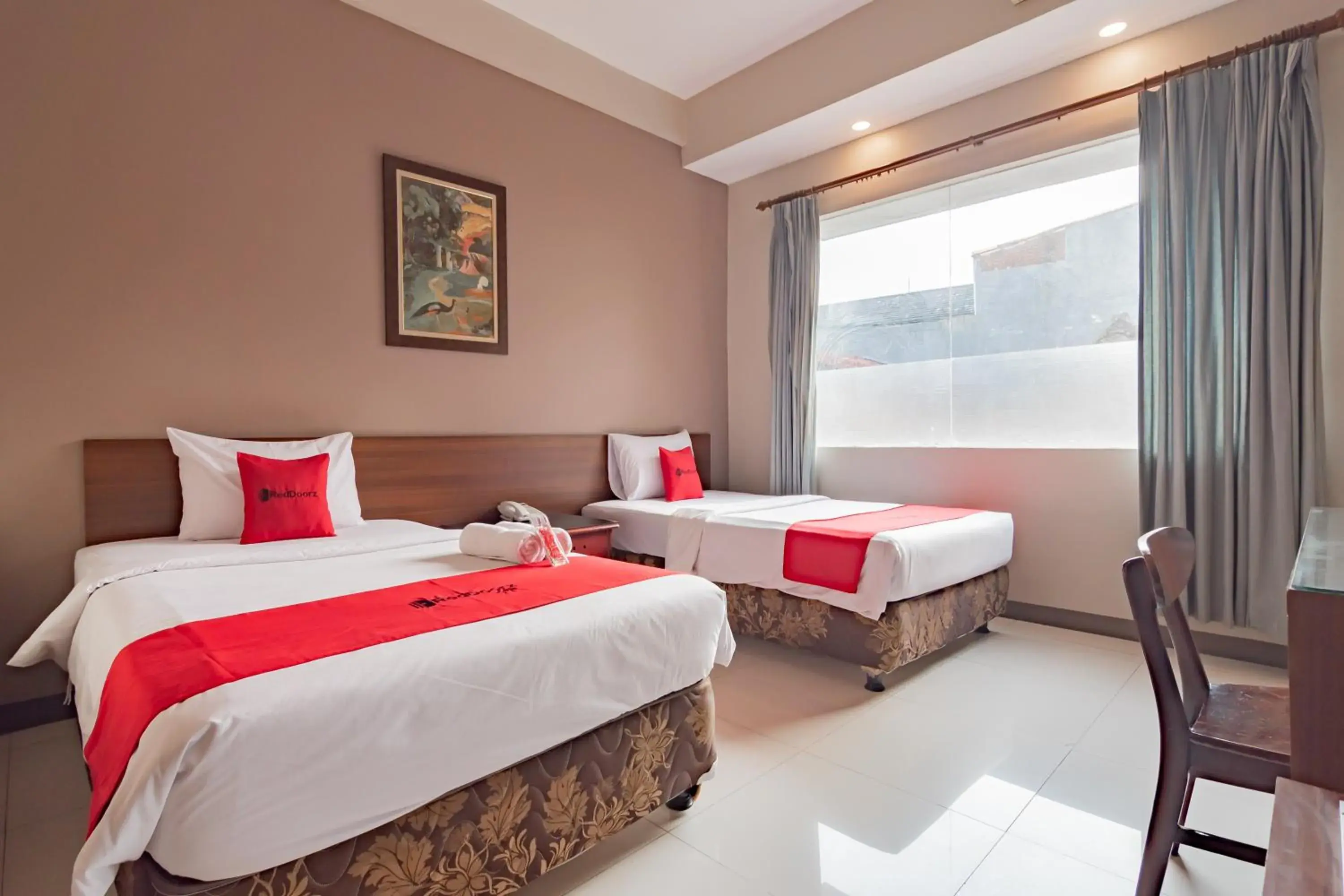 Bedroom, Bed in RedDoorz near Simpang Dago 2 Bedroom, Bed in RedDoorz near Simpang Dago 2