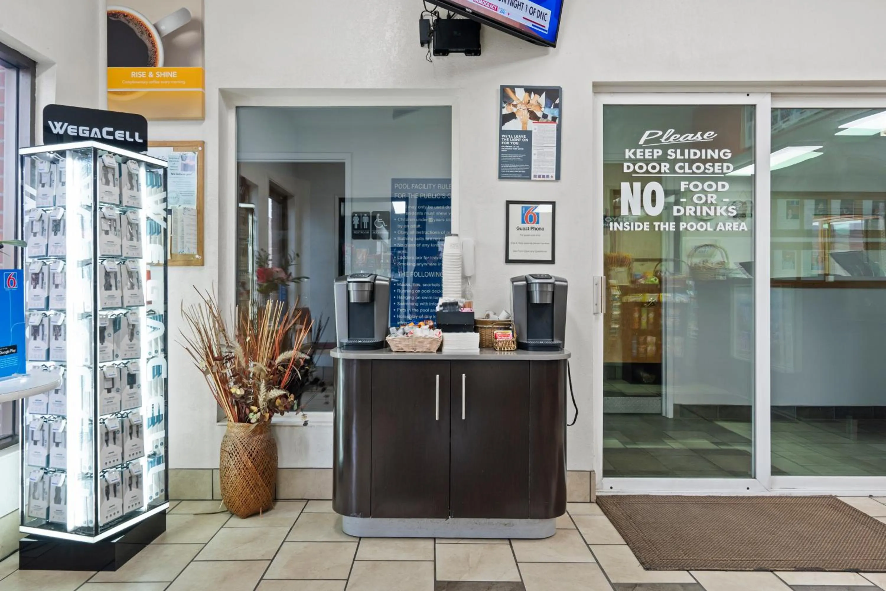 Lobby or reception in Motel 6 Clarkston WA