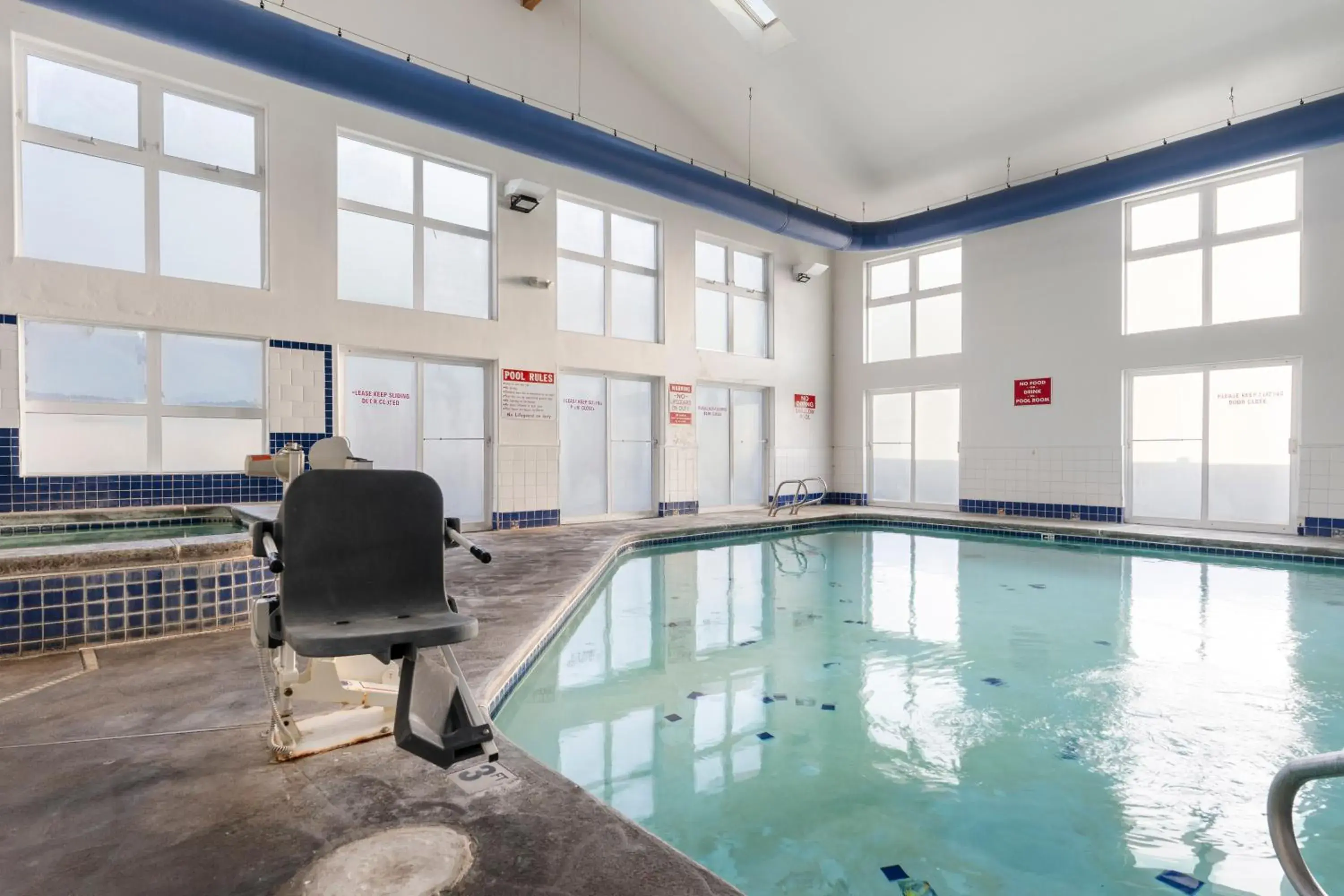 Swimming pool in Motel 6 Clarkston WA Swimming pool in Motel 6 Clarkston WA