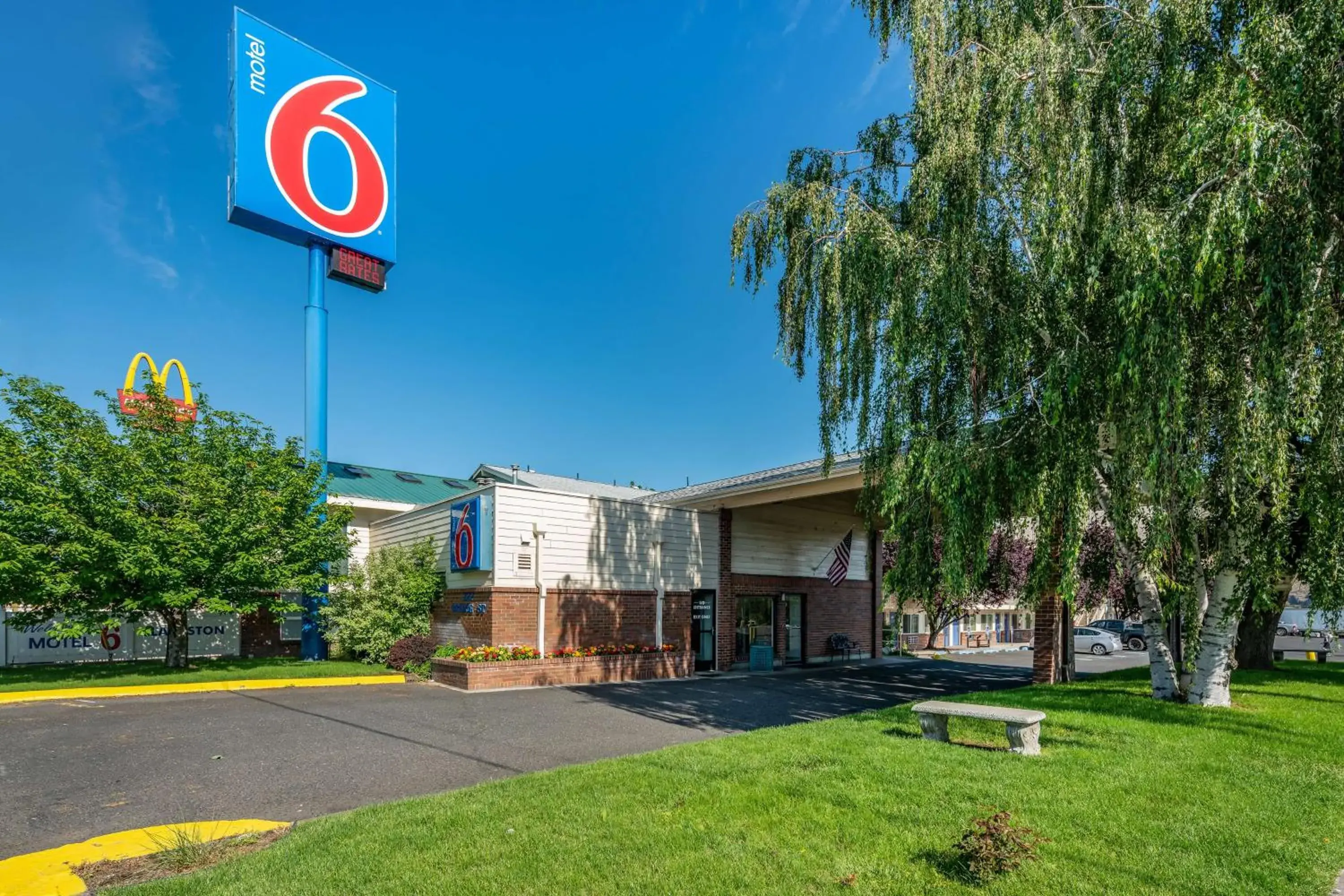 Property building in Motel 6 Clarkston WA Property building in Motel 6 Clarkston WA