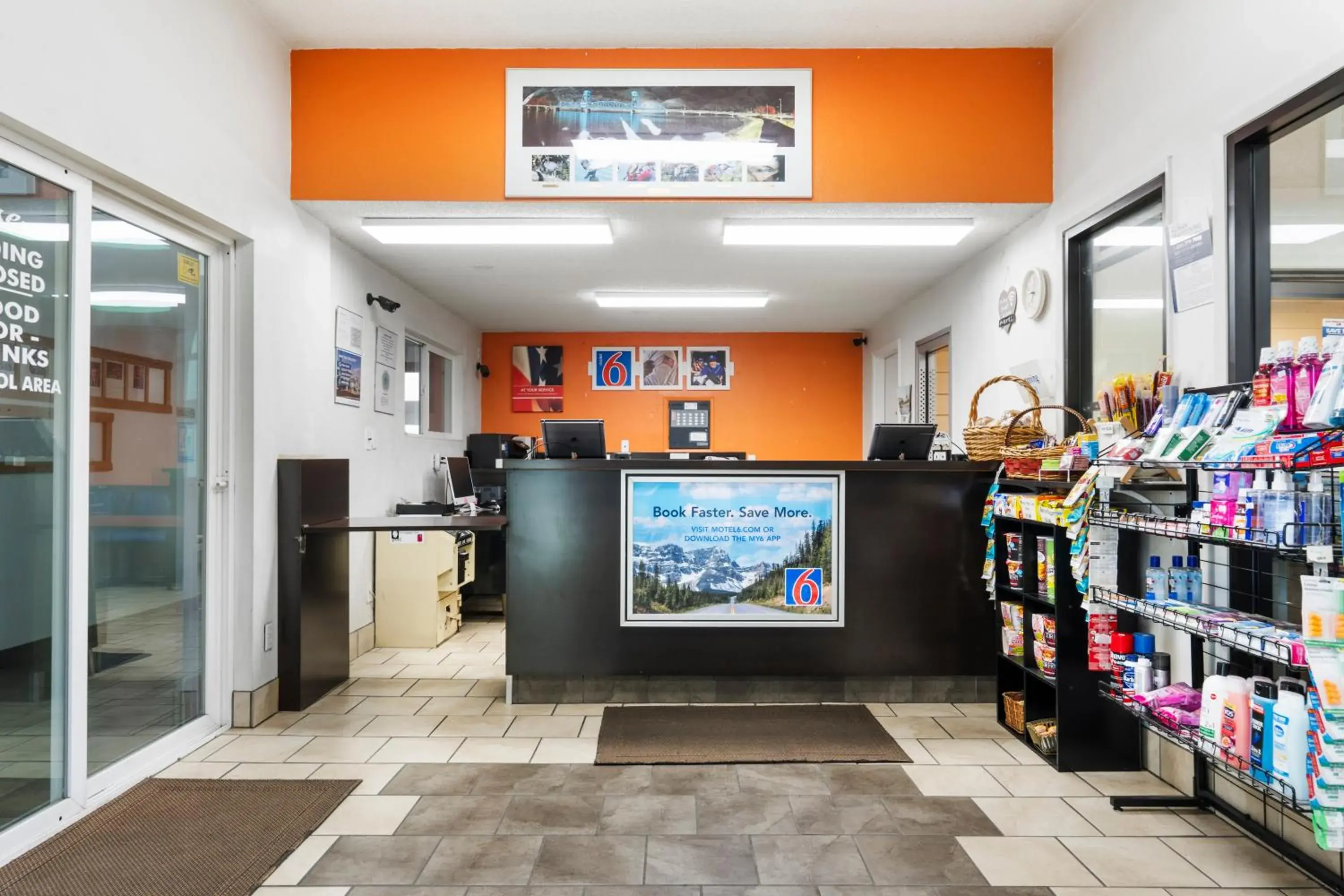 Lobby or reception in Motel 6 Clarkston WA Lobby or reception in Motel 6 Clarkston WA