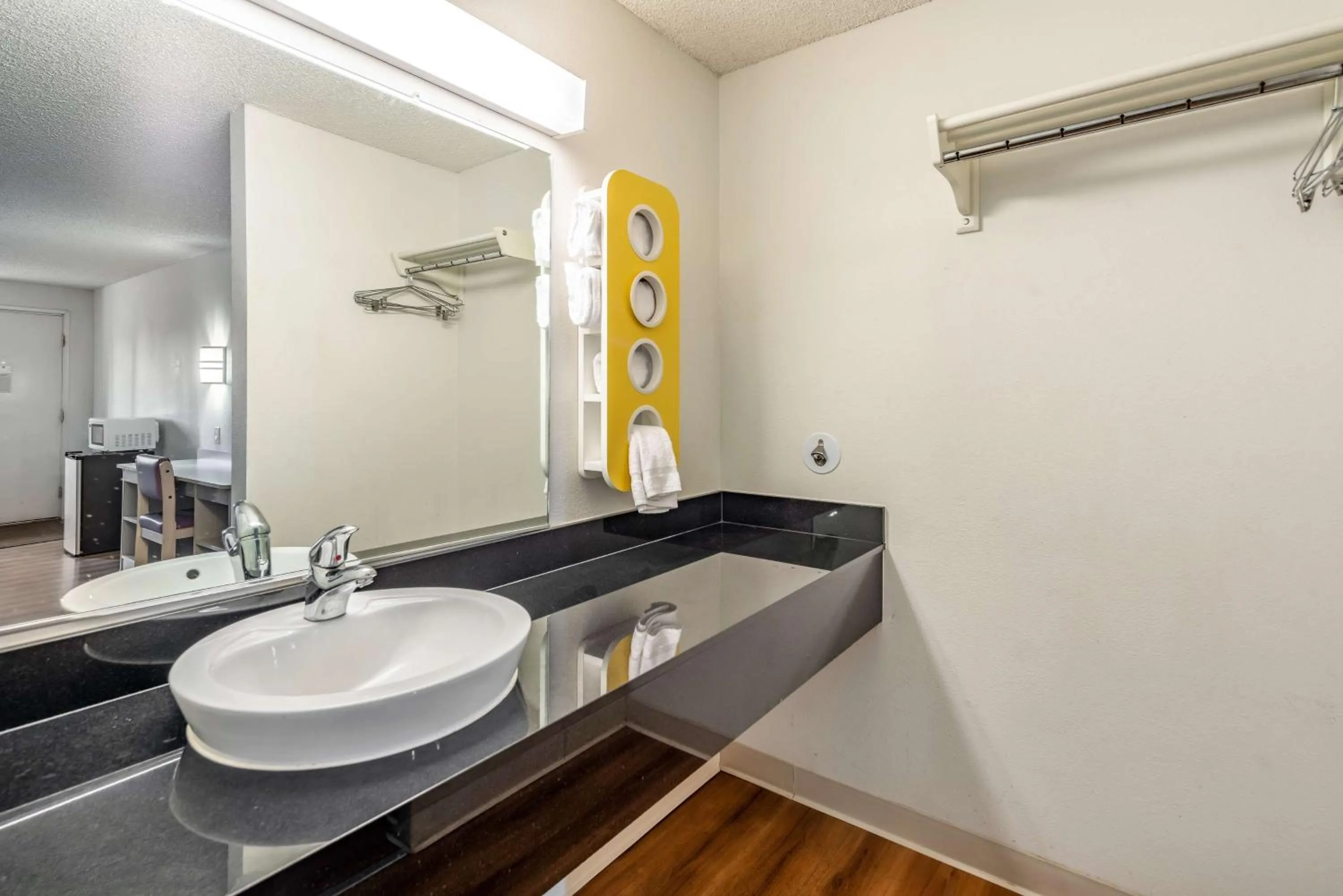 Bathroom in Motel 6 Clarkston WA