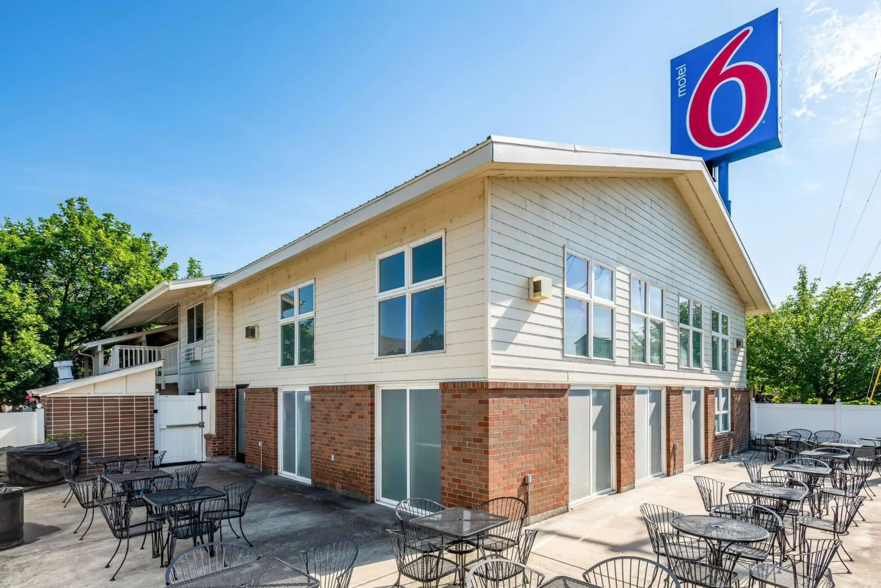 Property building in Motel 6 Clarkston WA Property building in Motel 6 Clarkston WA