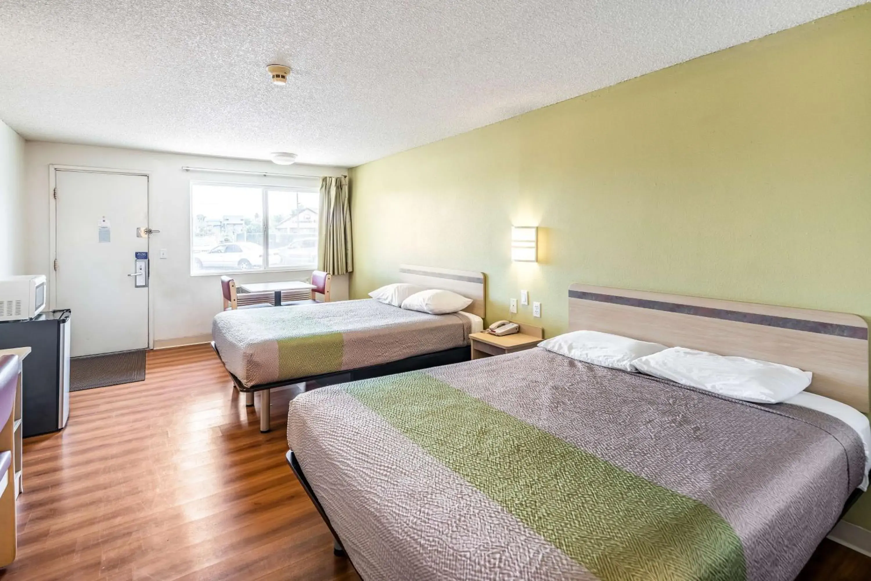 Photo of the whole room, Bed in Motel 6 Clarkston WA Photo of the whole room, Bed in Motel 6 Clarkston WA