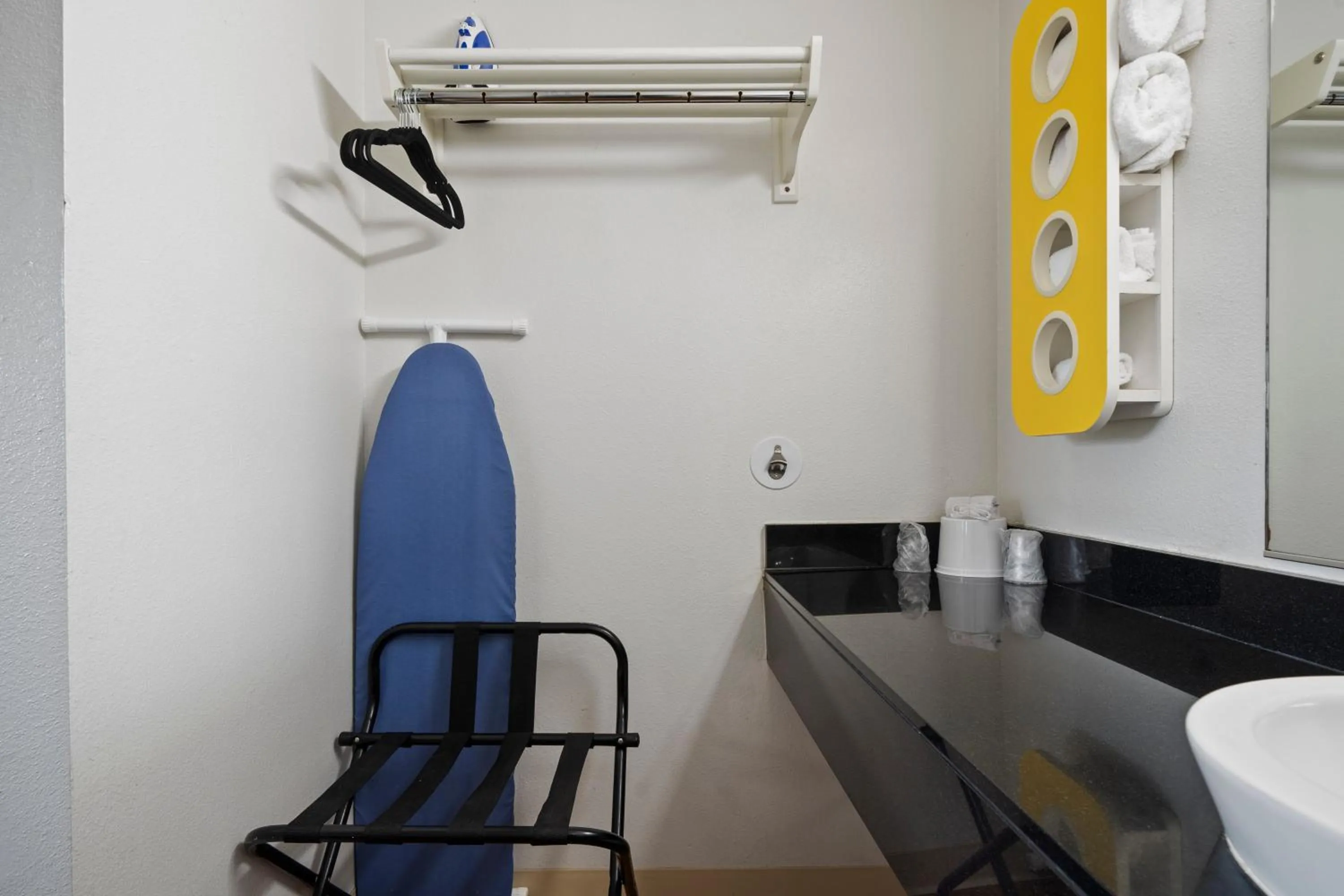 Bedroom in Motel 6 Clarkston WA