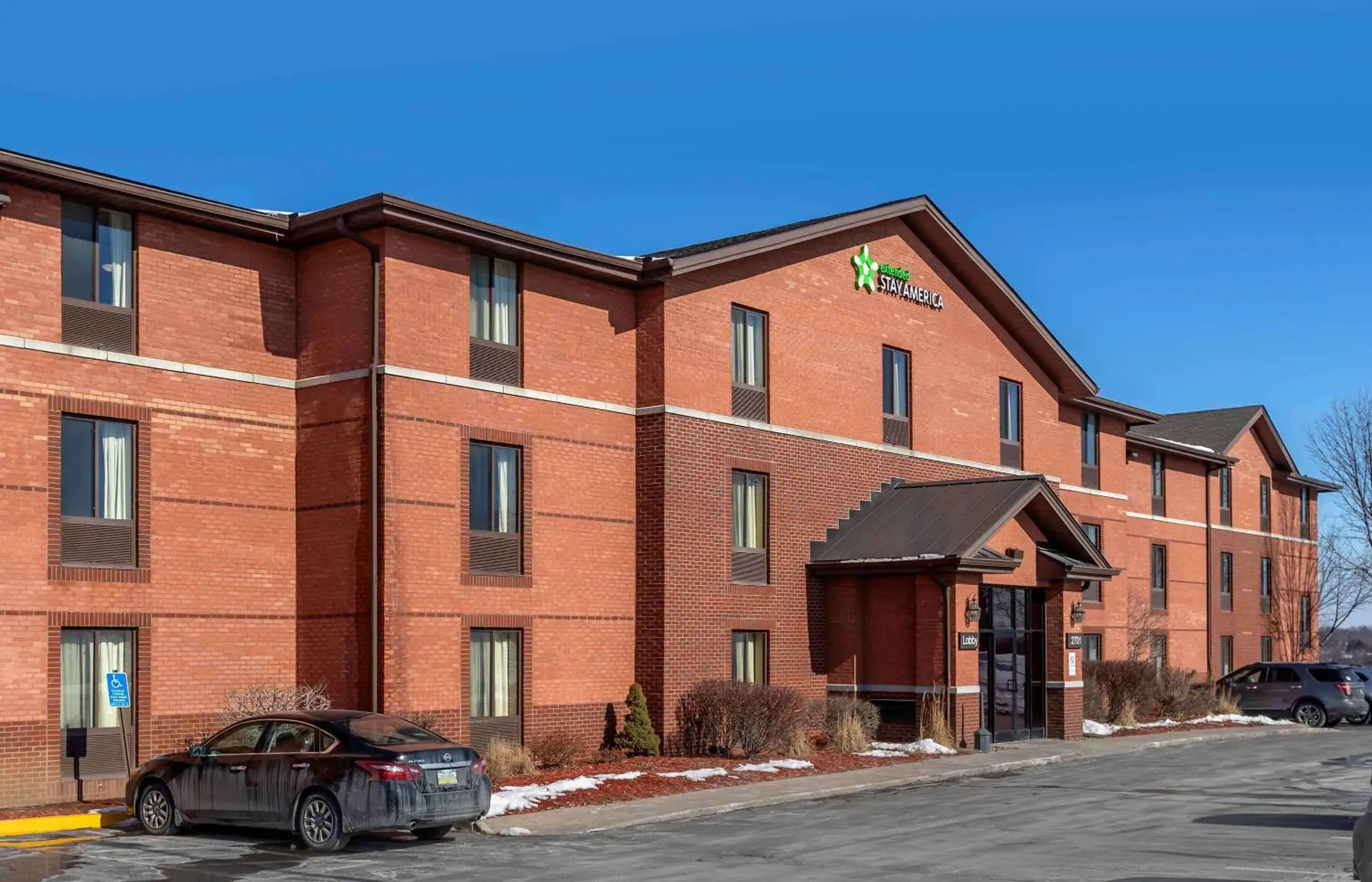 Property building in Extended Stay America Select Suites - Des Moines - West Des Moines Property building in Extended Stay America Select Suites - Des Moines - West Des Moines