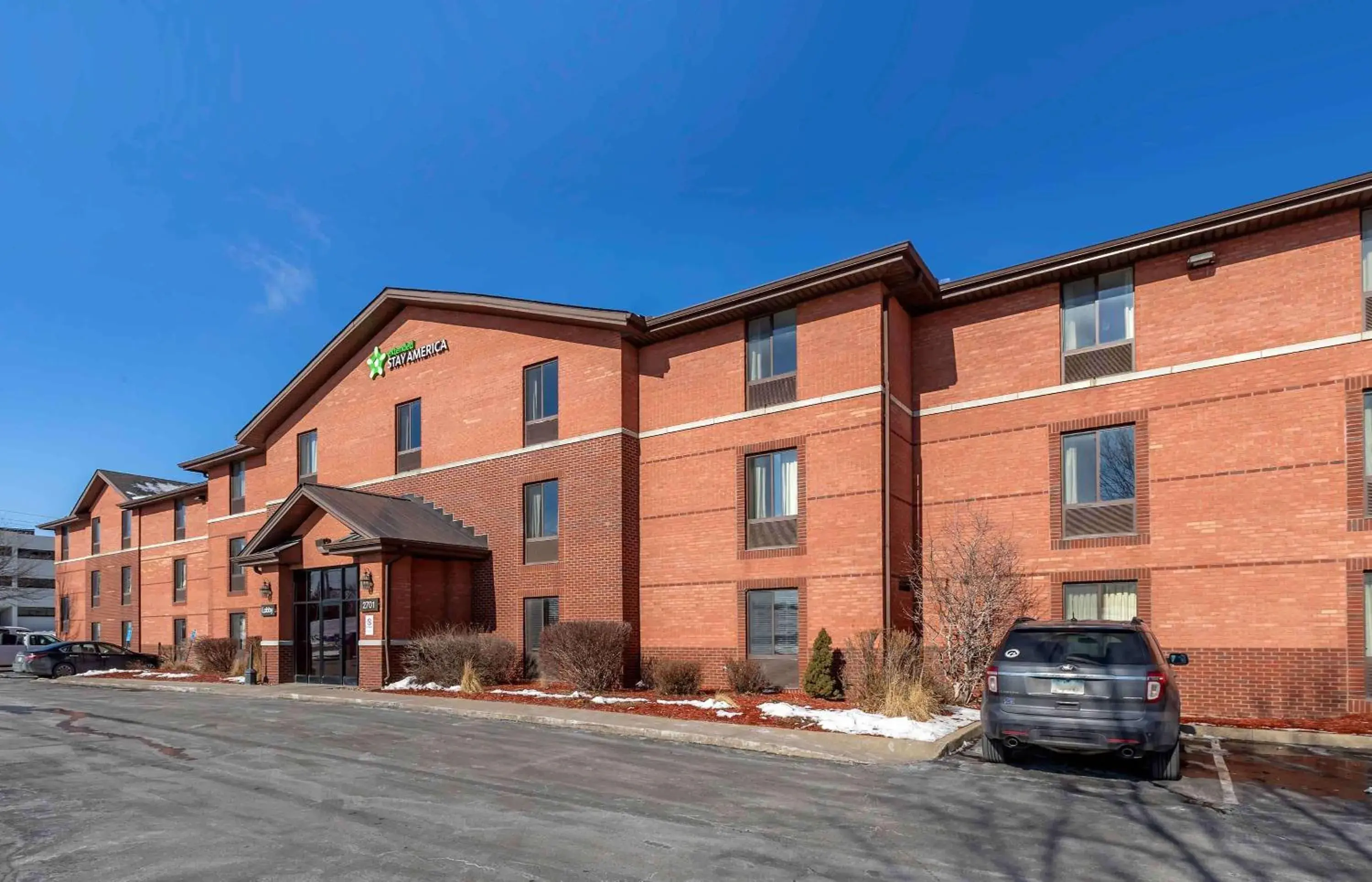 Property building in Extended Stay America Select Suites - Des Moines - West Des Moines Property building in Extended Stay America Select Suites - Des Moines - West Des Moines