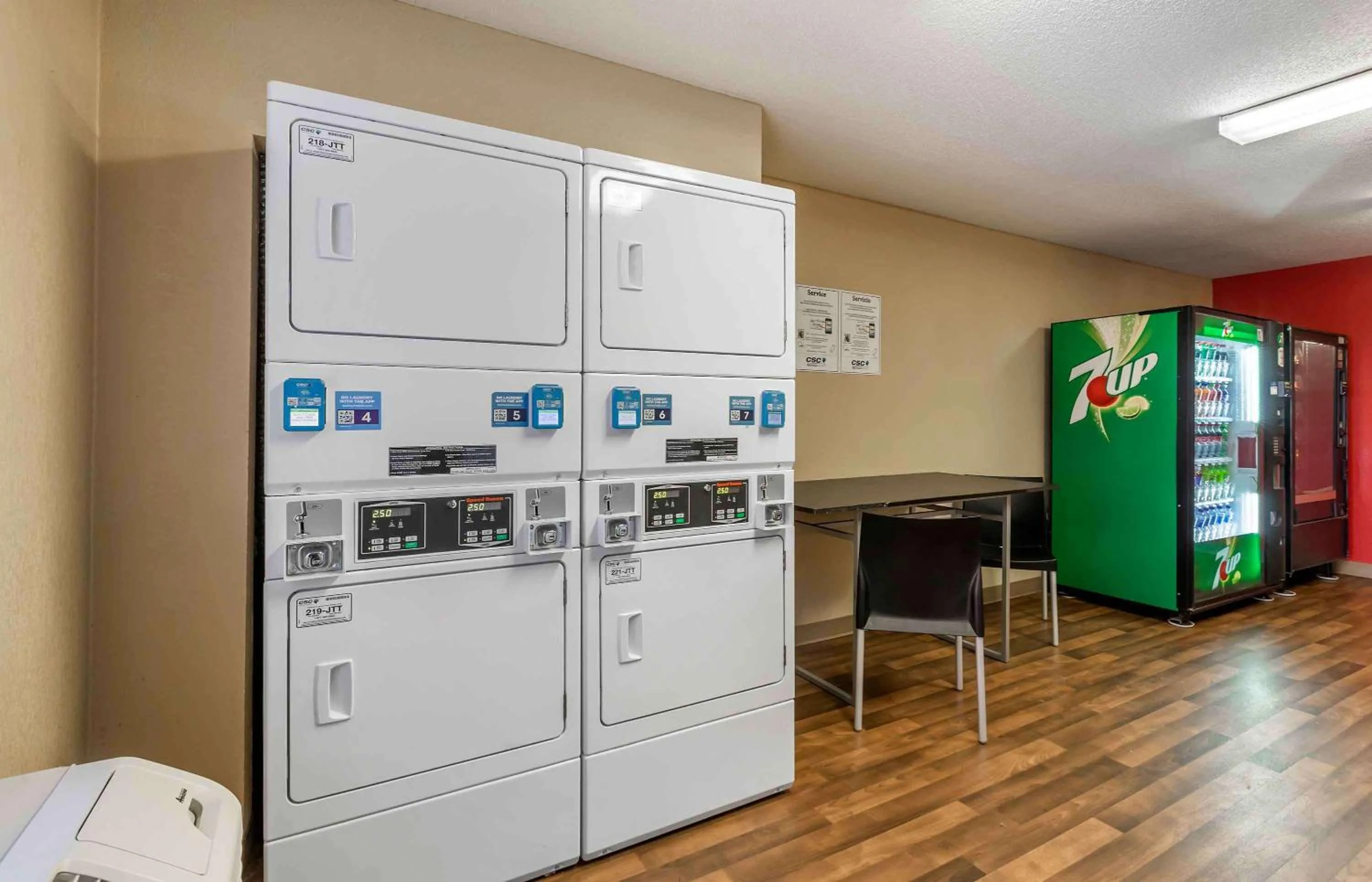 Property building in Extended Stay America Select Suites - Des Moines - West Des Moines