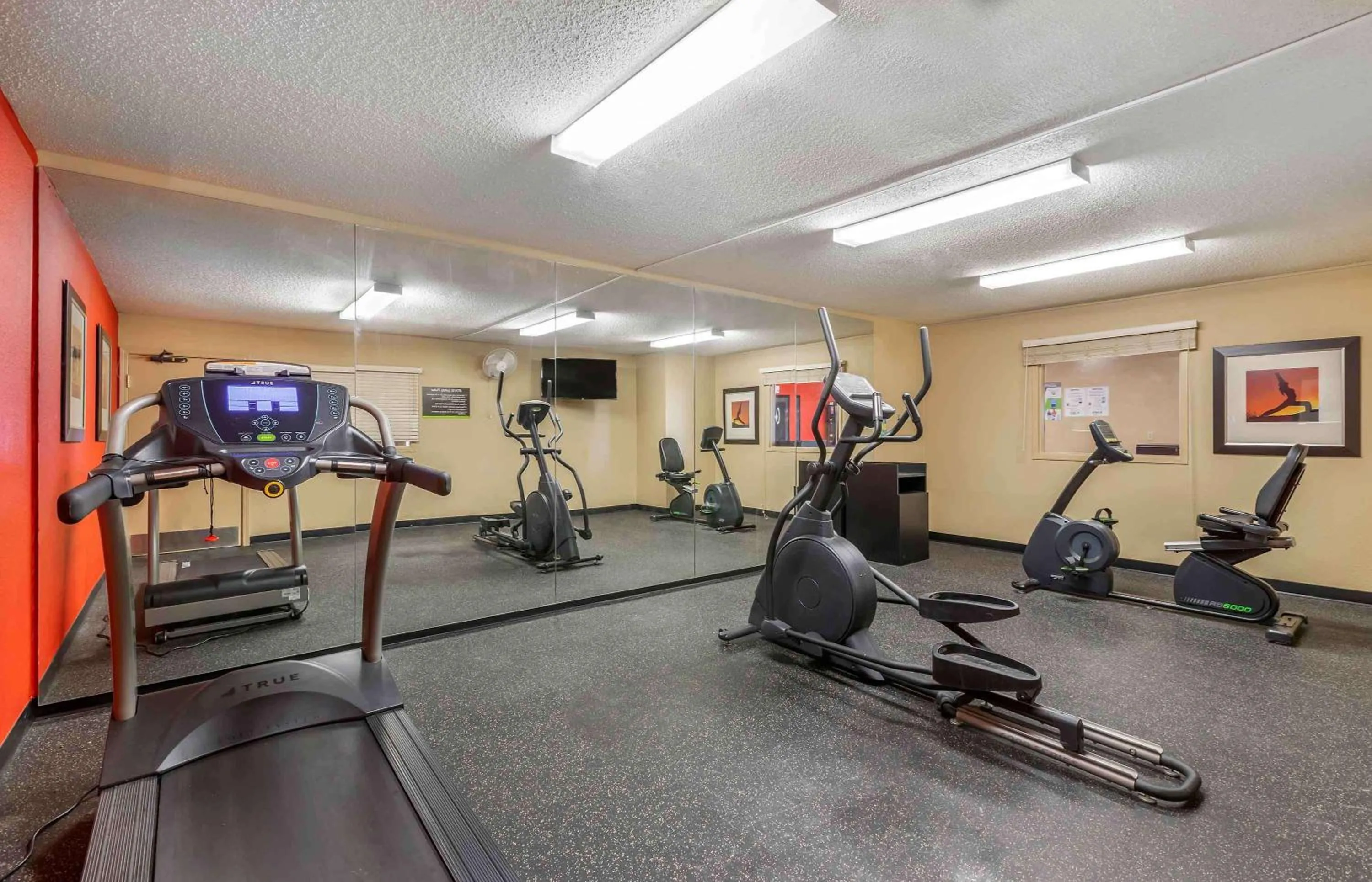 Fitness centre/facilities in Extended Stay America Select Suites - Des Moines - West Des Moines