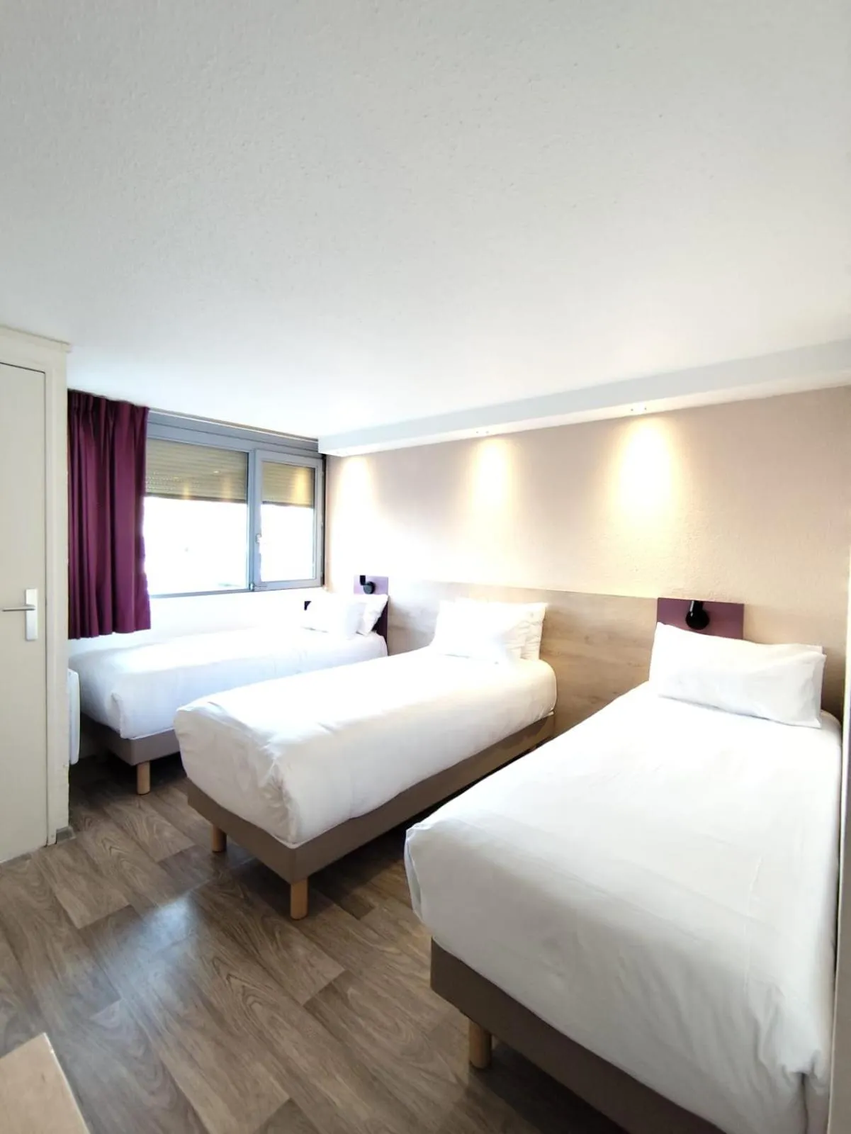 Bed in Kyriad Meaux Sud Nanteuil Les Meaux