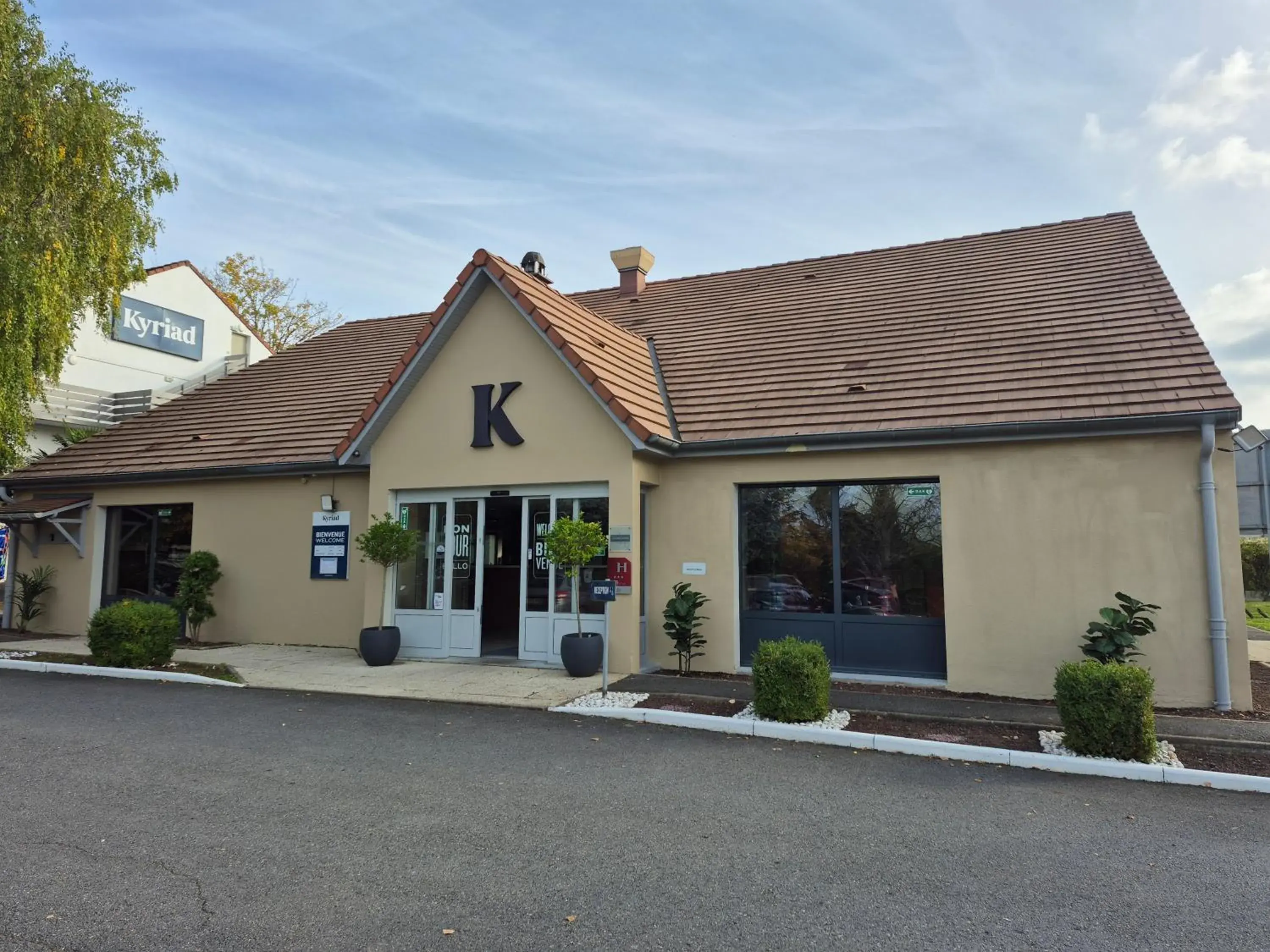 Property building in Kyriad Meaux Sud Nanteuil Les Meaux Property building in Kyriad Meaux Sud Nanteuil Les Meaux