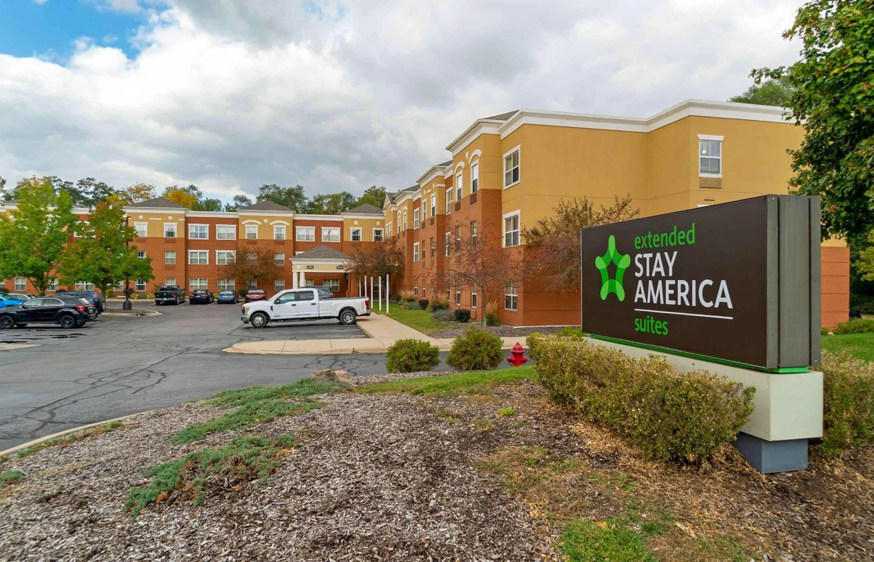 Property building in Extended Stay America Suites - Detroit - Novi - Orchard Hill Place