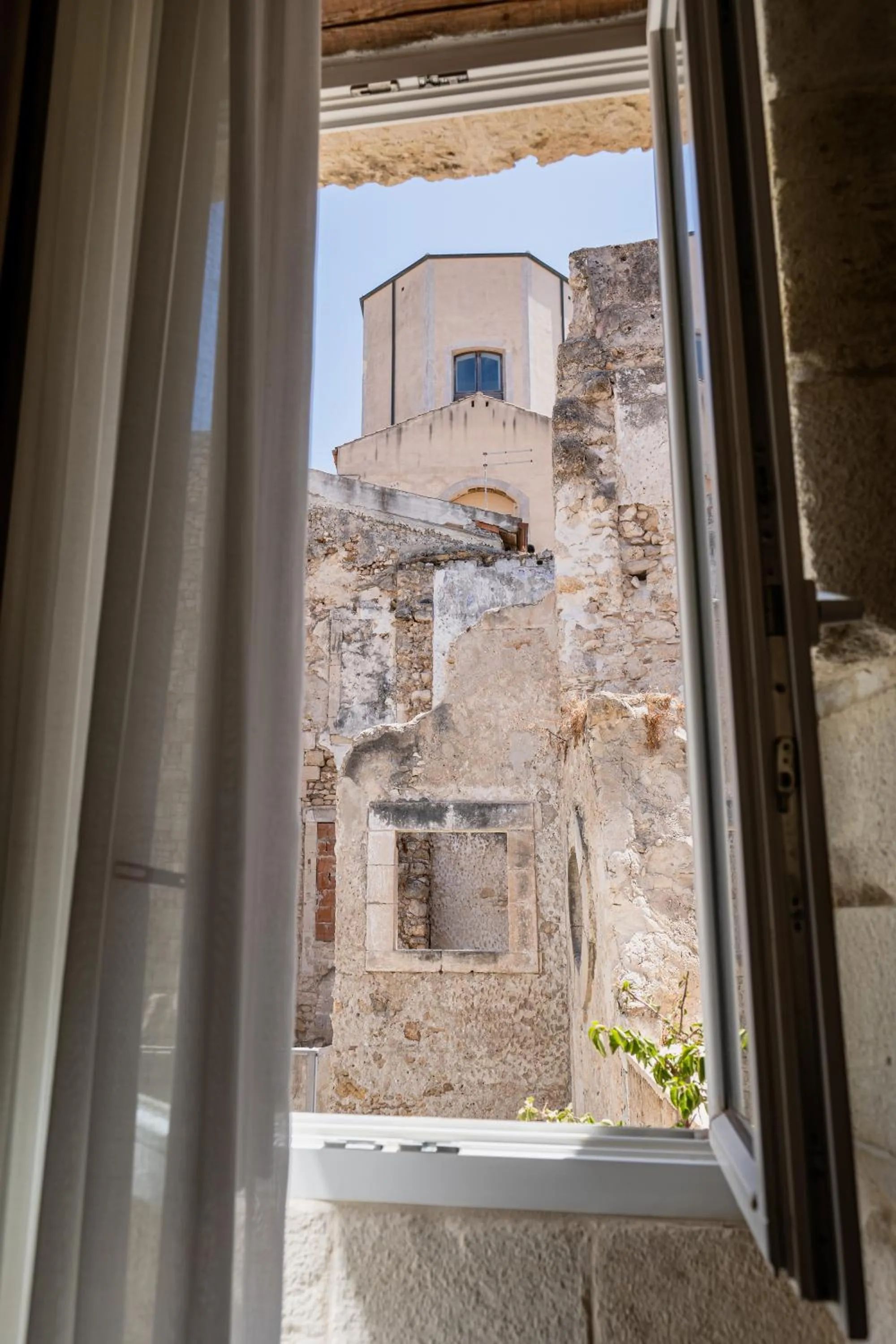 Decorative detail in Isabella di Castiglia Apartments