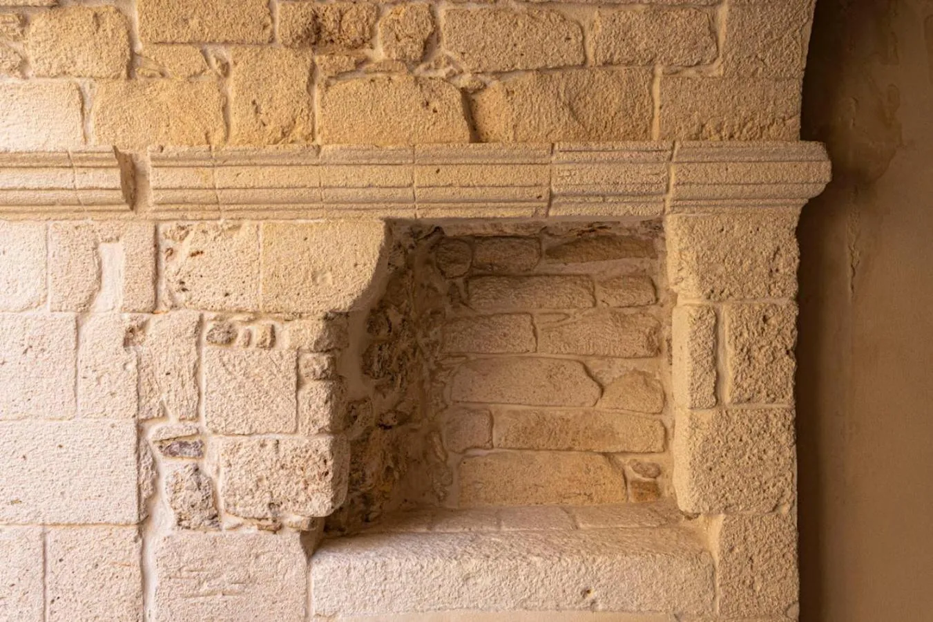 Decorative detail in Isabella di Castiglia Apartments