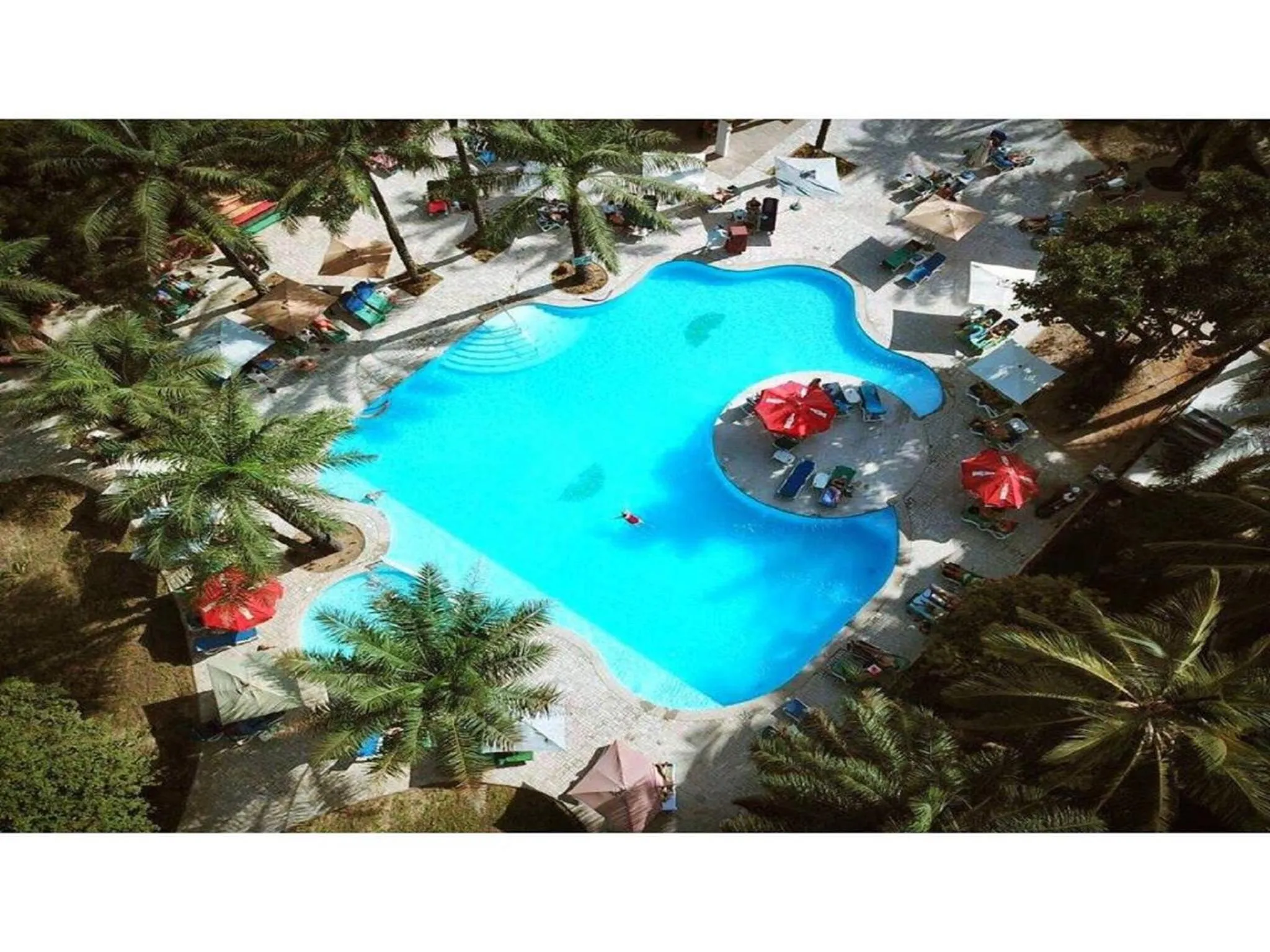 Swimming pool in Senegambia Beach Hotel