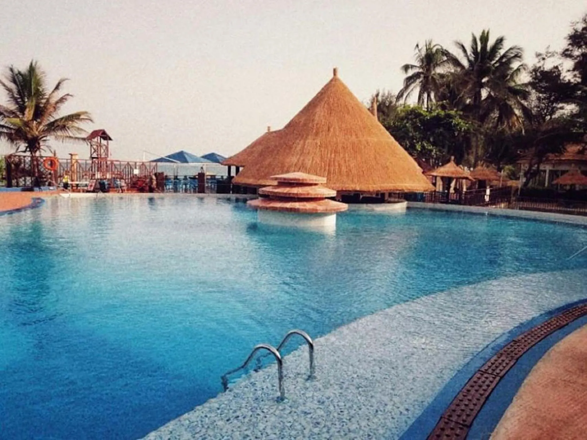 Swimming pool in Senegambia Beach Hotel