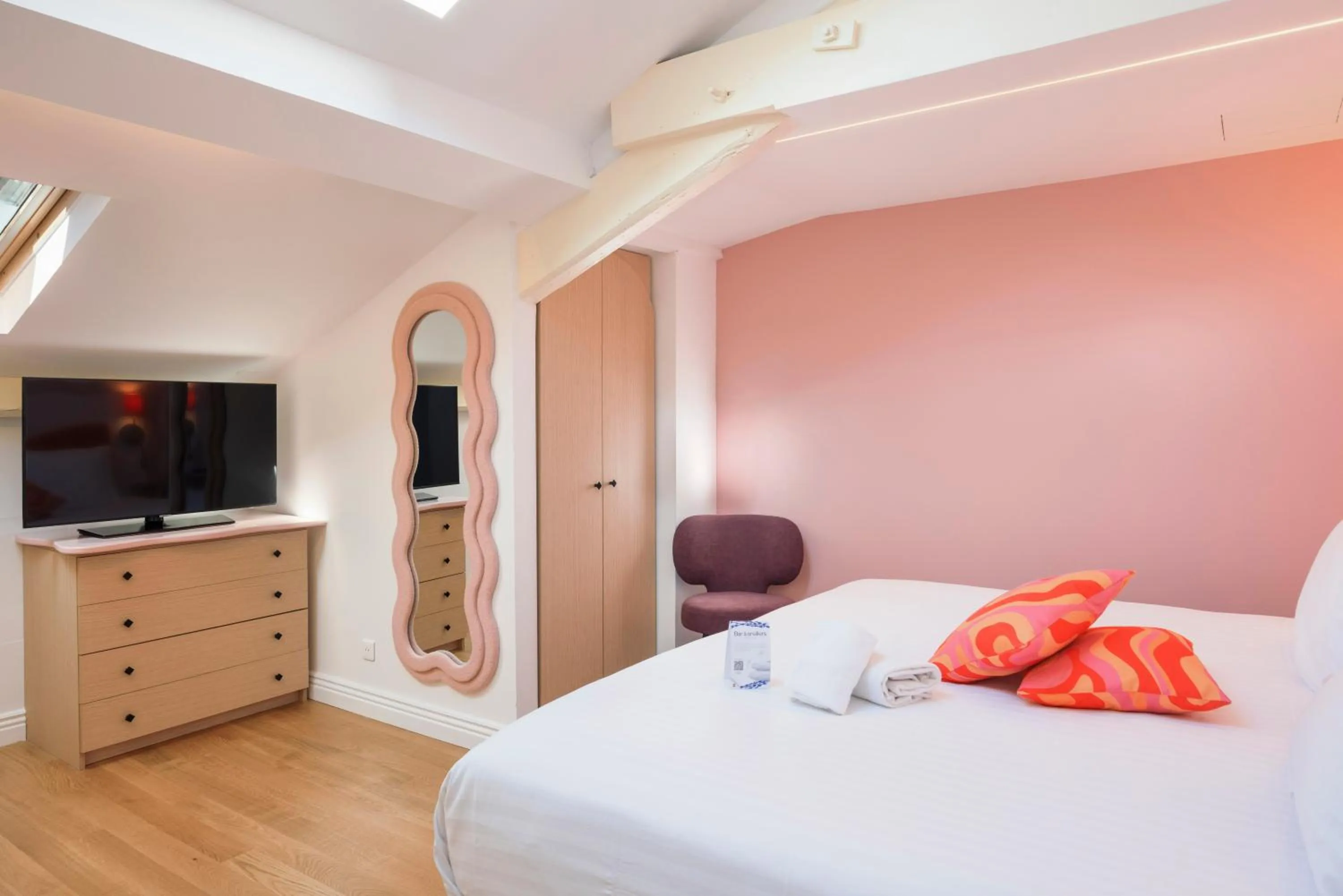 Bed in Best Western Hotel Lakmi Nice