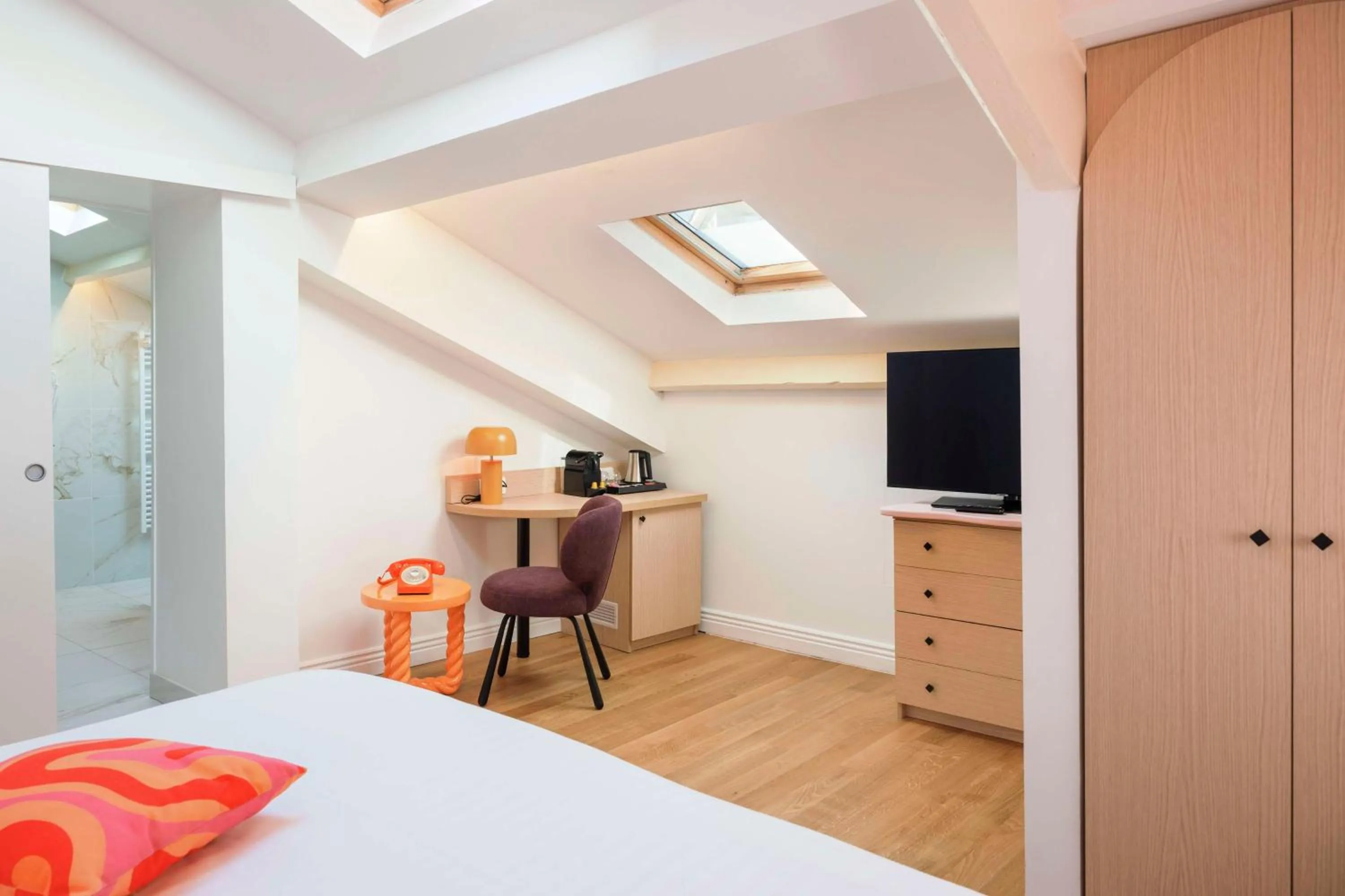 Bedroom, Bed in Best Western Hotel Lakmi Nice